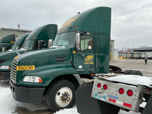 2016 Mack CXU612 4x2 S/A Day Cab Truck Tractor (Inoperable)