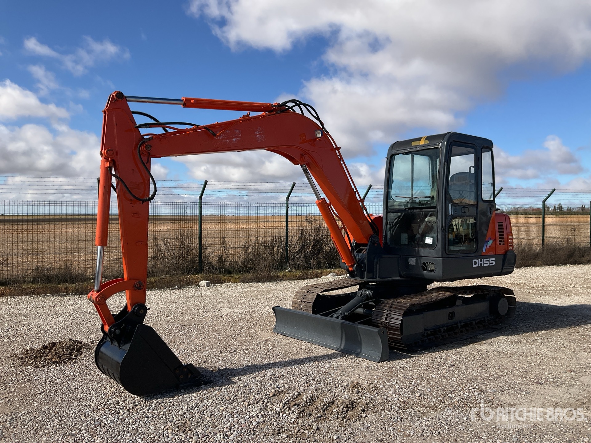 General Appearance with Operation Video