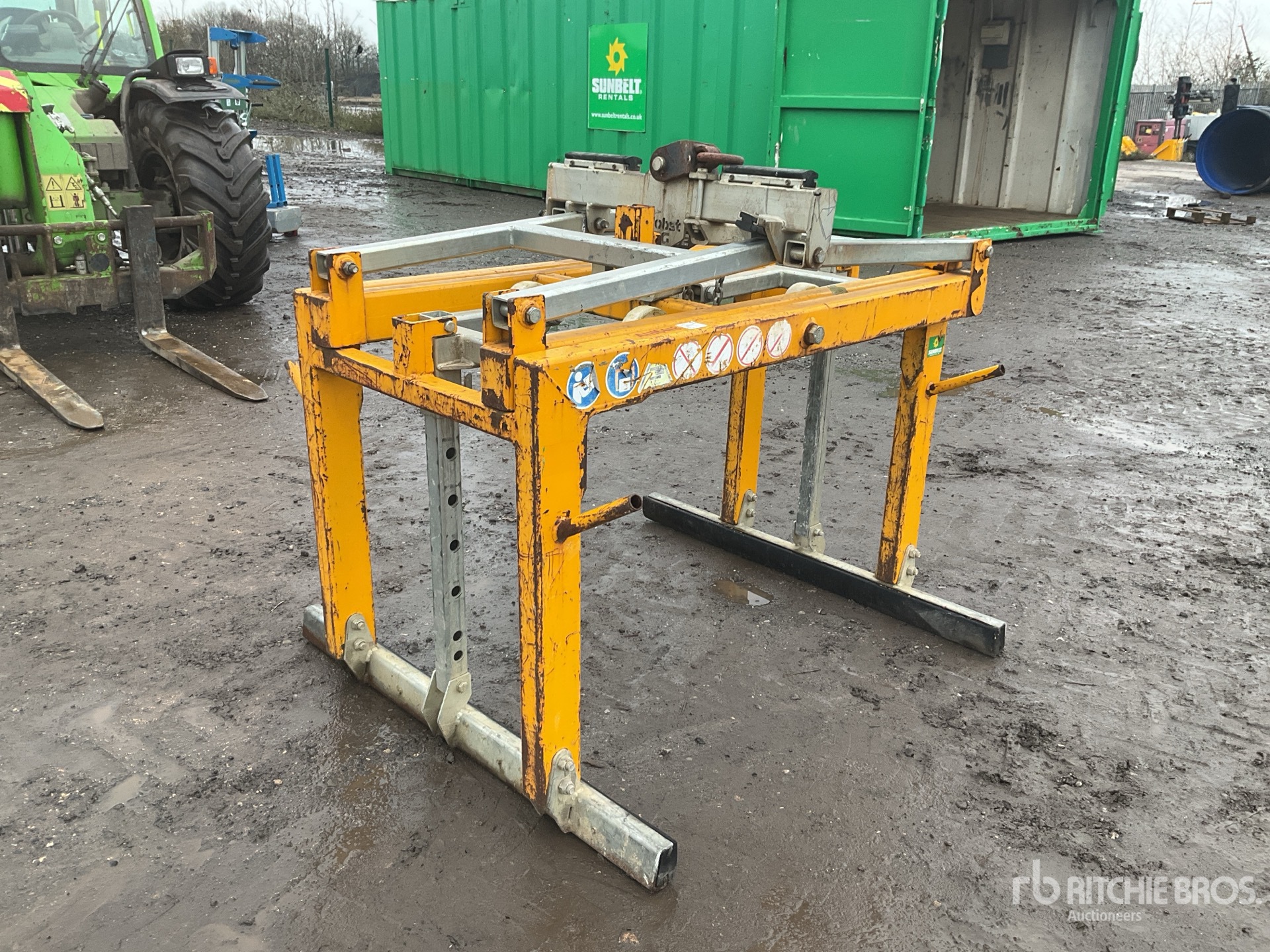 General Appearance with Picture, Right Front Corner