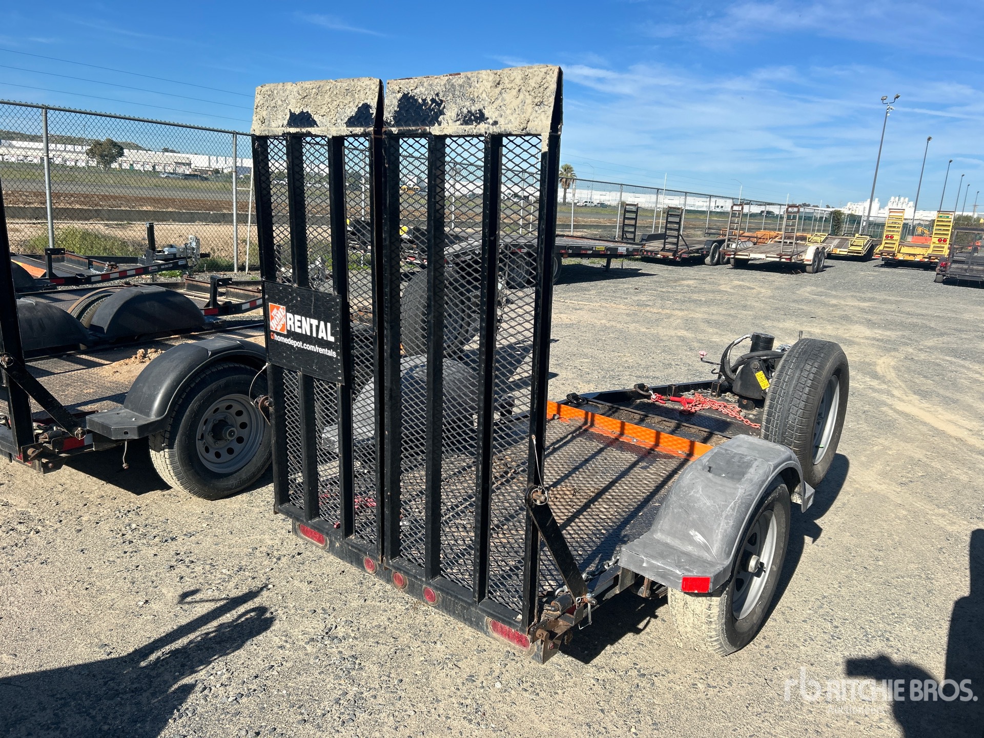 General Appearance with Foto, angolo anteriore sinistro