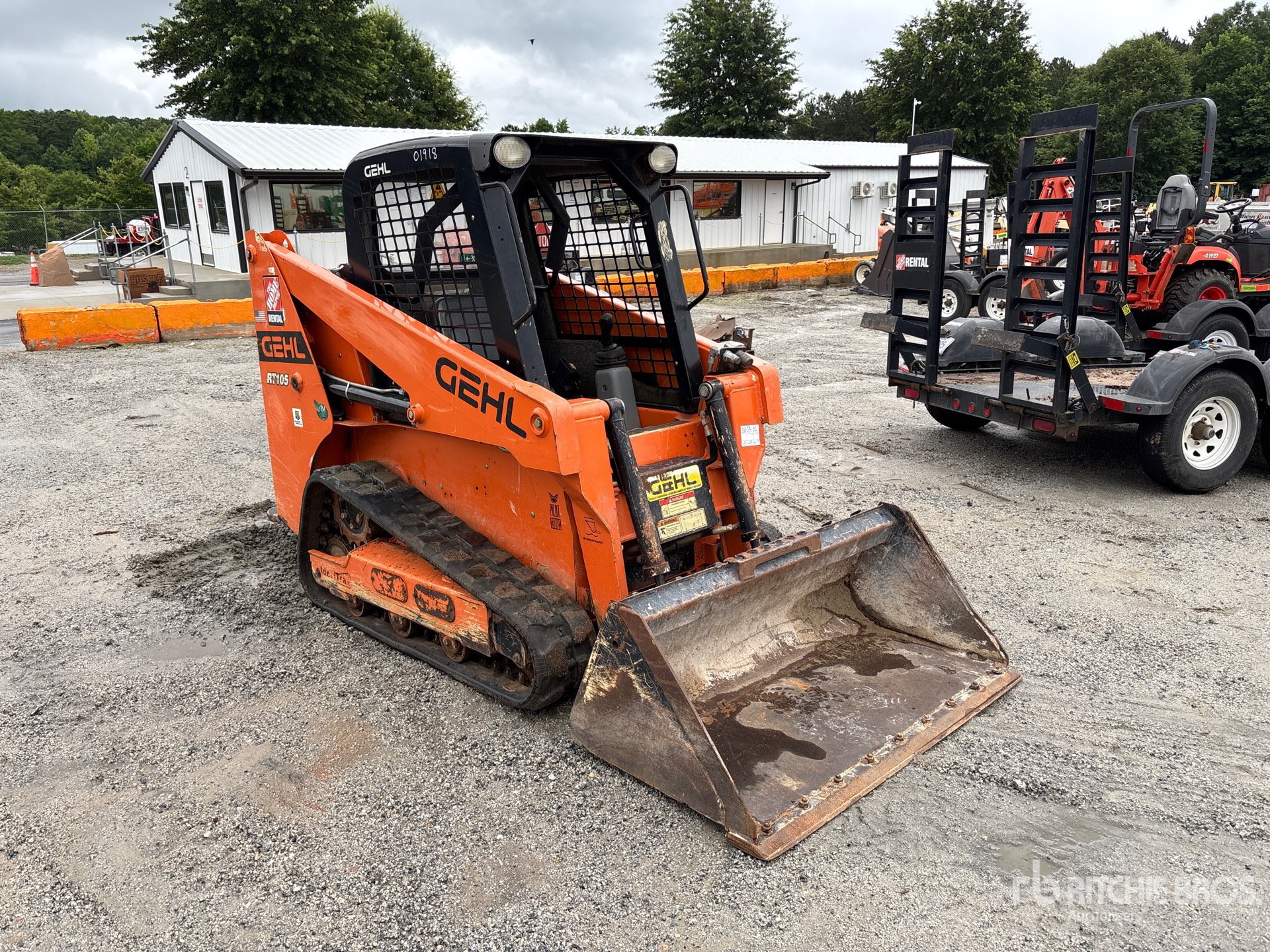 General Appearance with Picture, Right Front Corner