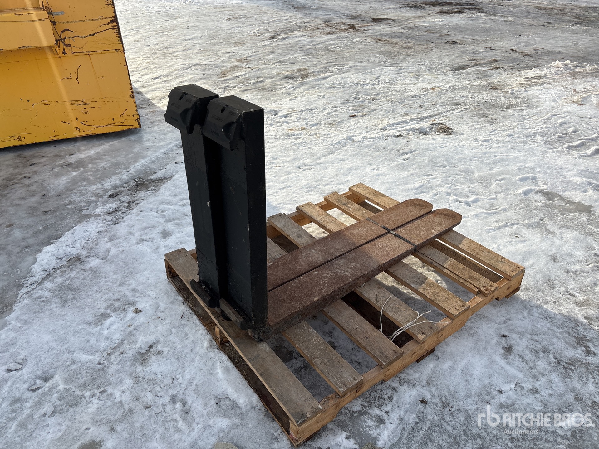 Aspect général with Image, coin arrière droit