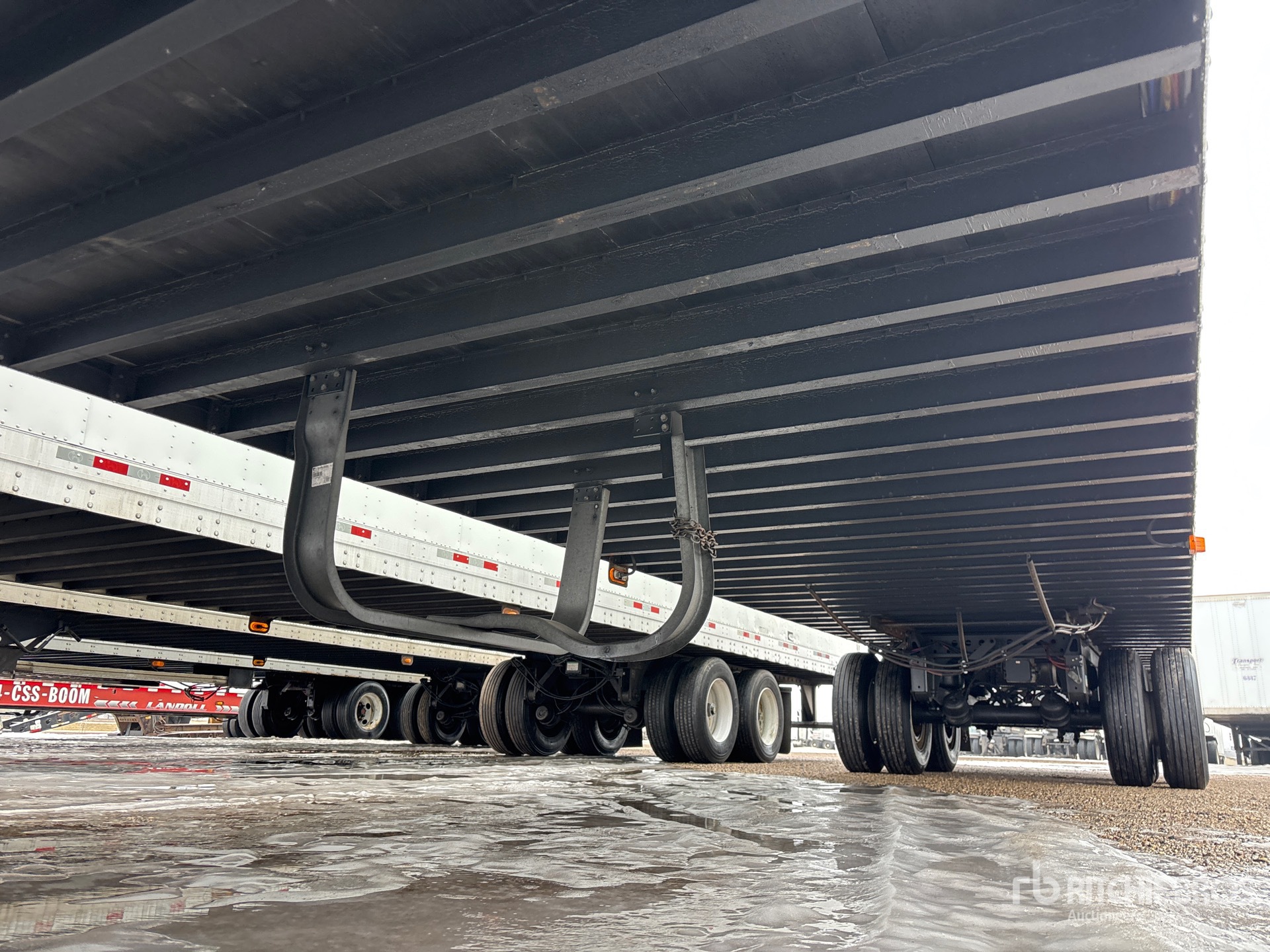 2024 Vanguard 53 ft x 102 in T/A