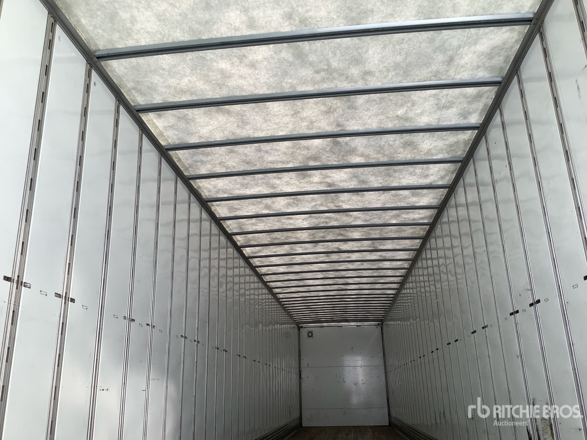 2024 Vanguard 53 ft x 102 in T/A