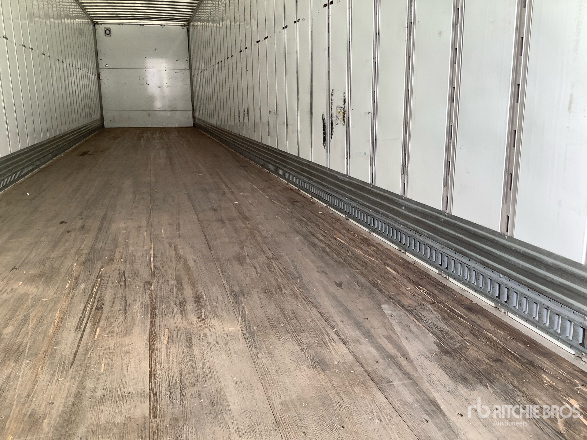 2024 Vanguard 53 ft x 102 in T/A