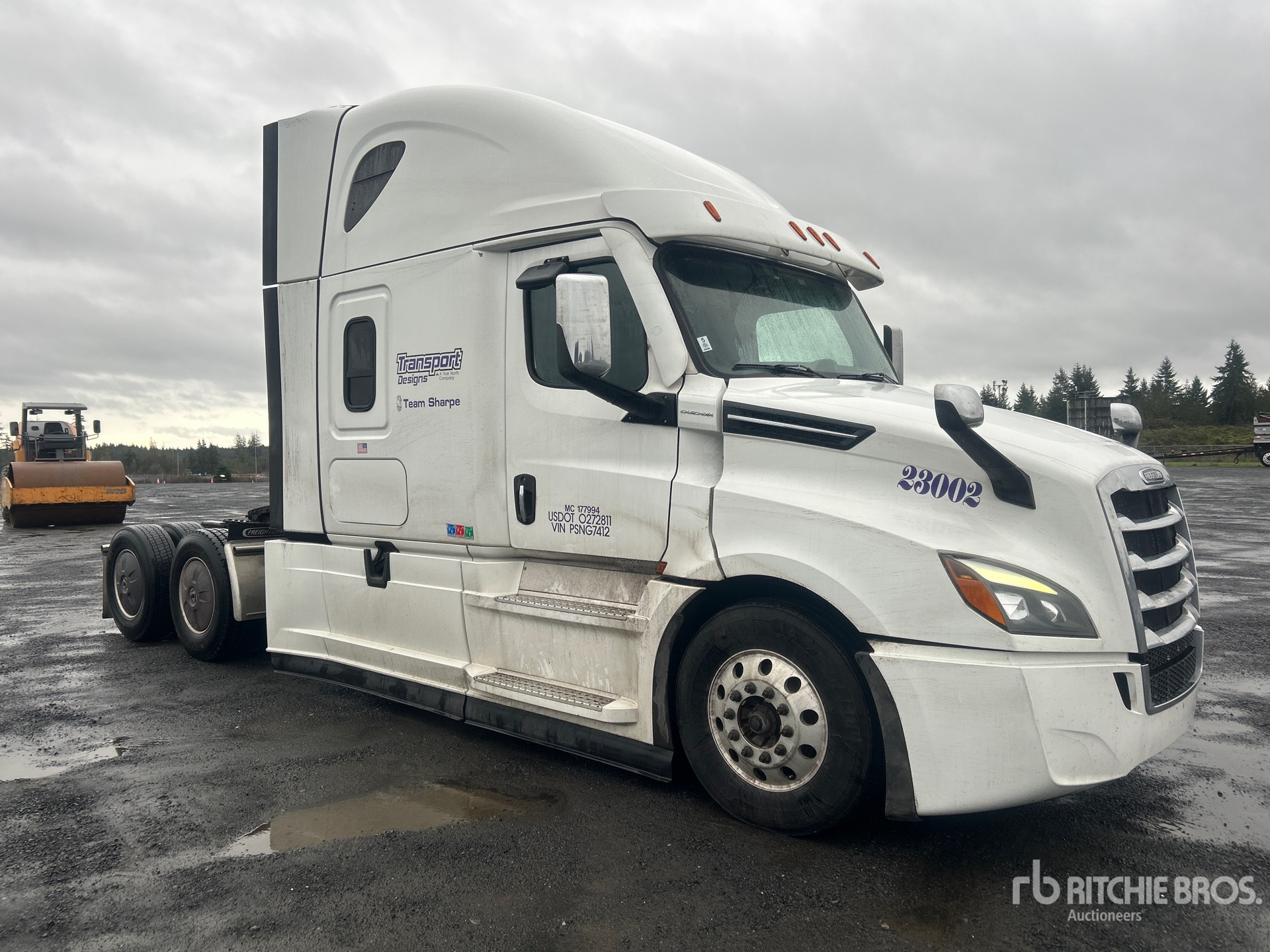 General Appearance with Picture, Right Front Corner