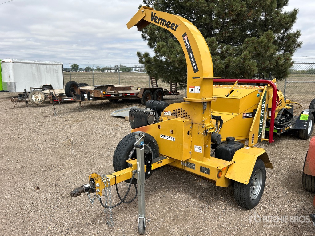 BUCHEIMER B187-65 リボルバー 6 inch対応 2021 Vermeer BC700XL Tow-Behind Wood Chipper | Ritchie Bros