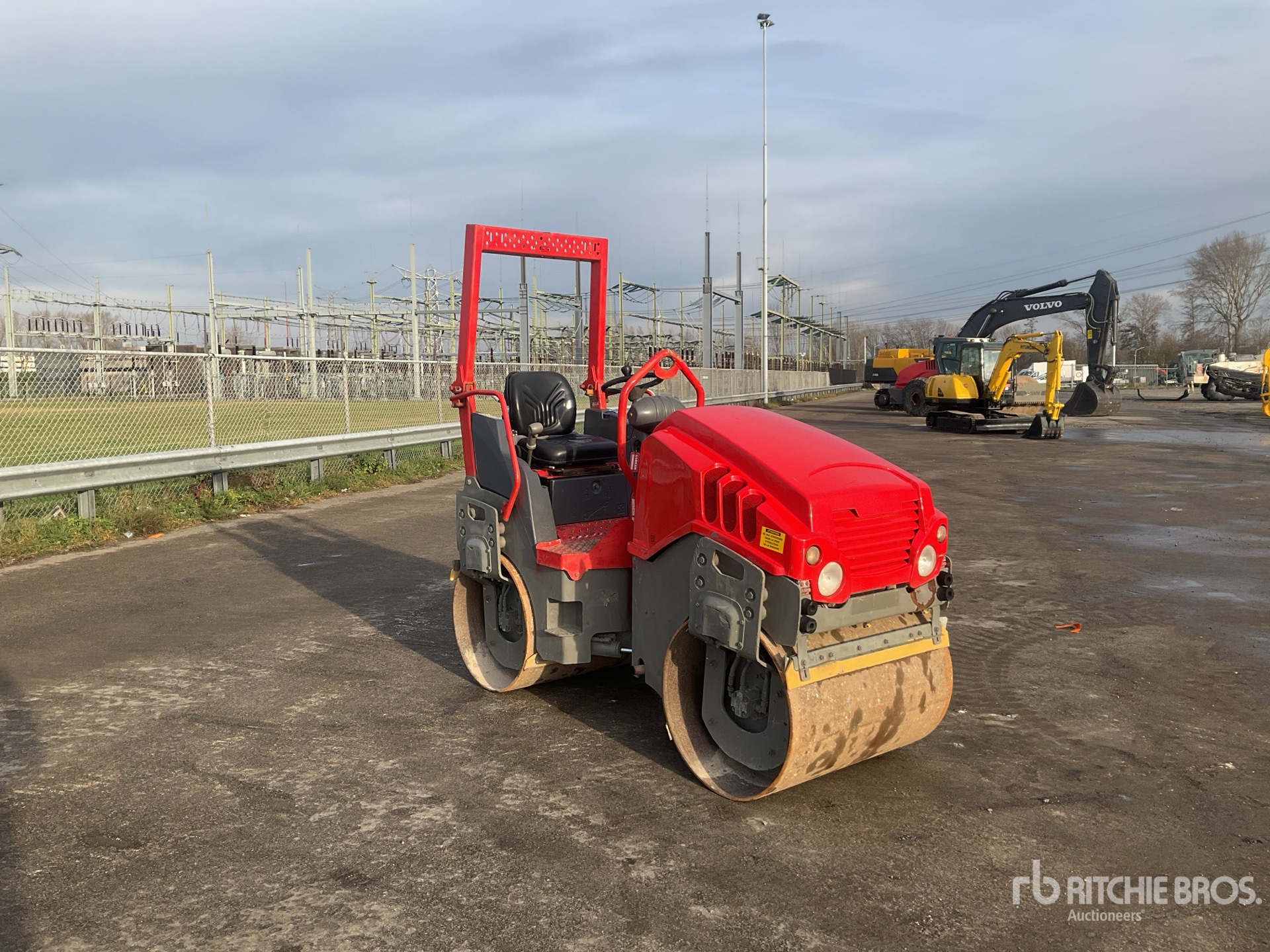 General Appearance with Picture, Right Front Corner