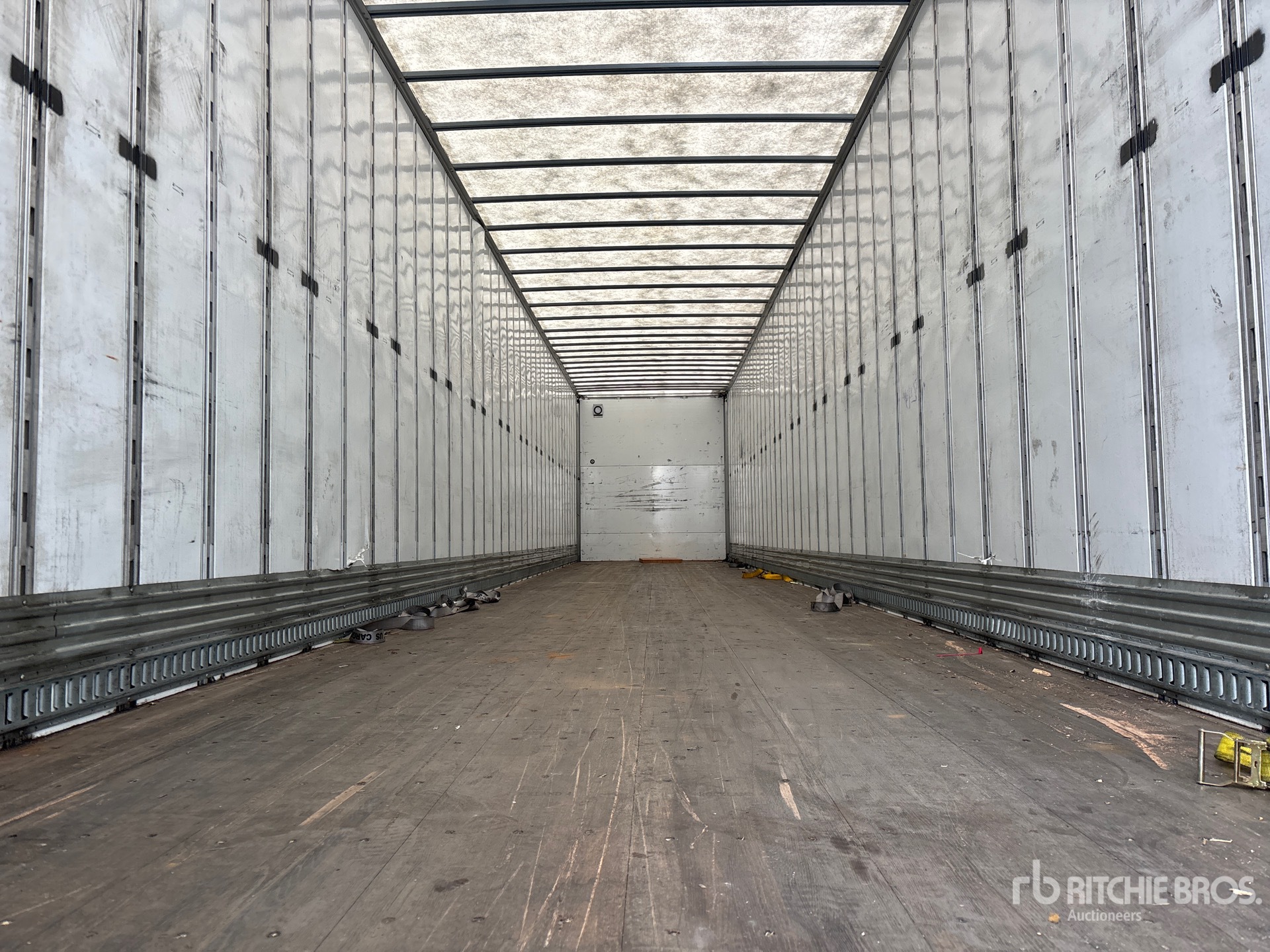 2024 Vanguard 53 ft x 102 in T/A