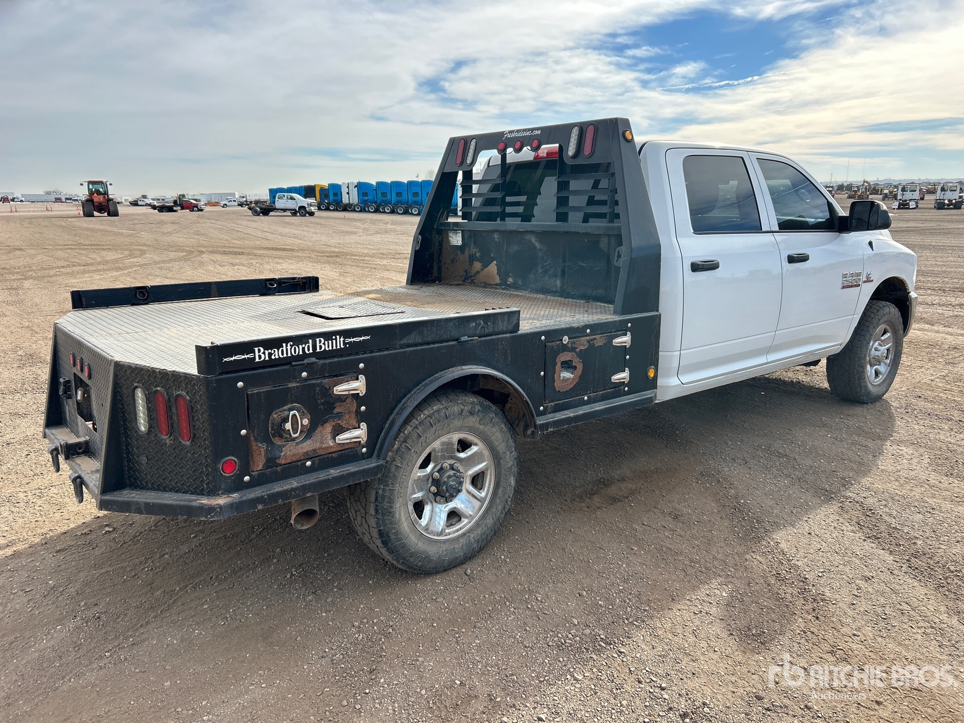 General Appearance with Foto, angolo anteriore sinistro