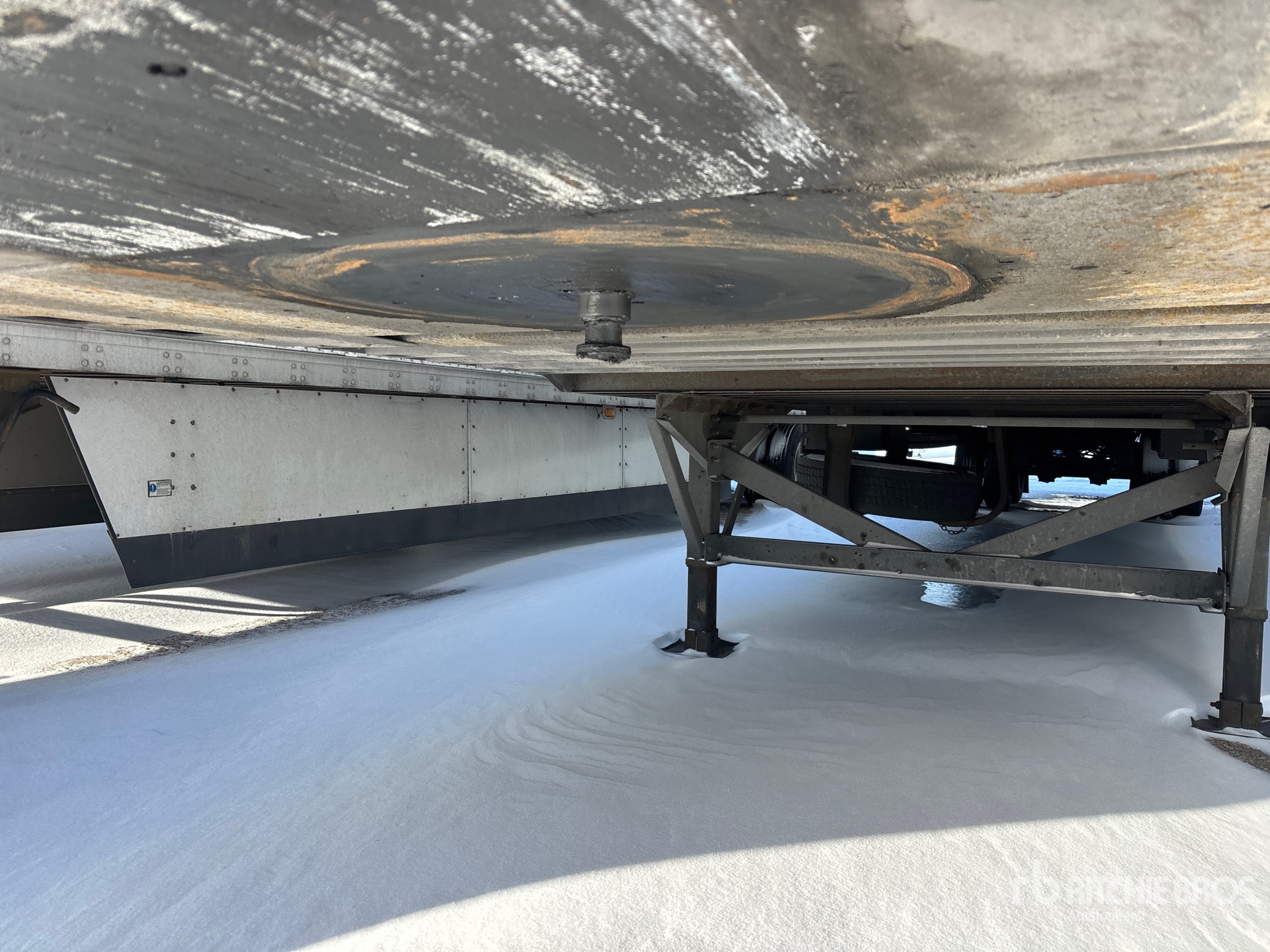 2016 Vanguard 53 ft x 102 in T/A