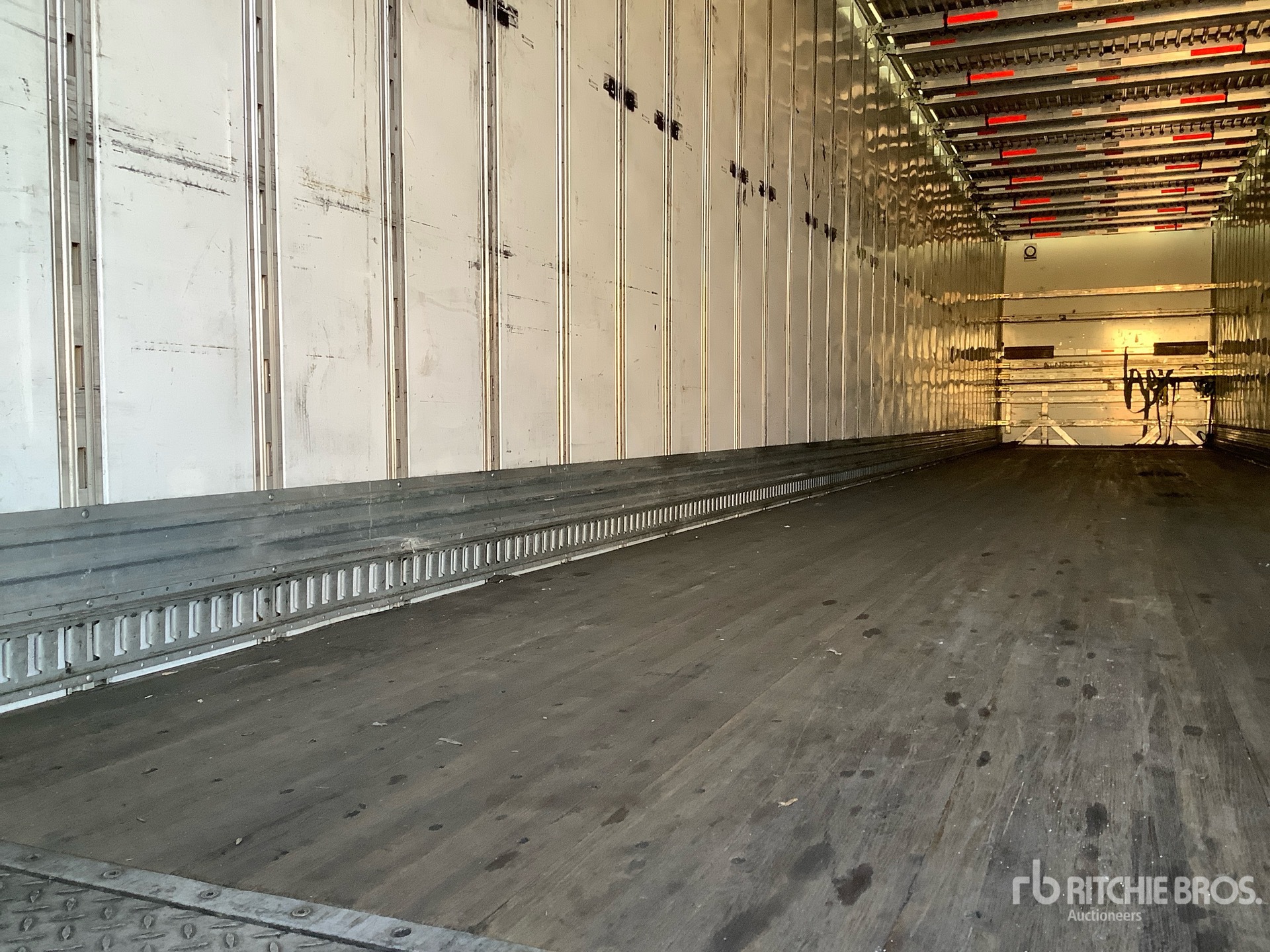 2020 Vanguard 53 ft x 102 in T/A