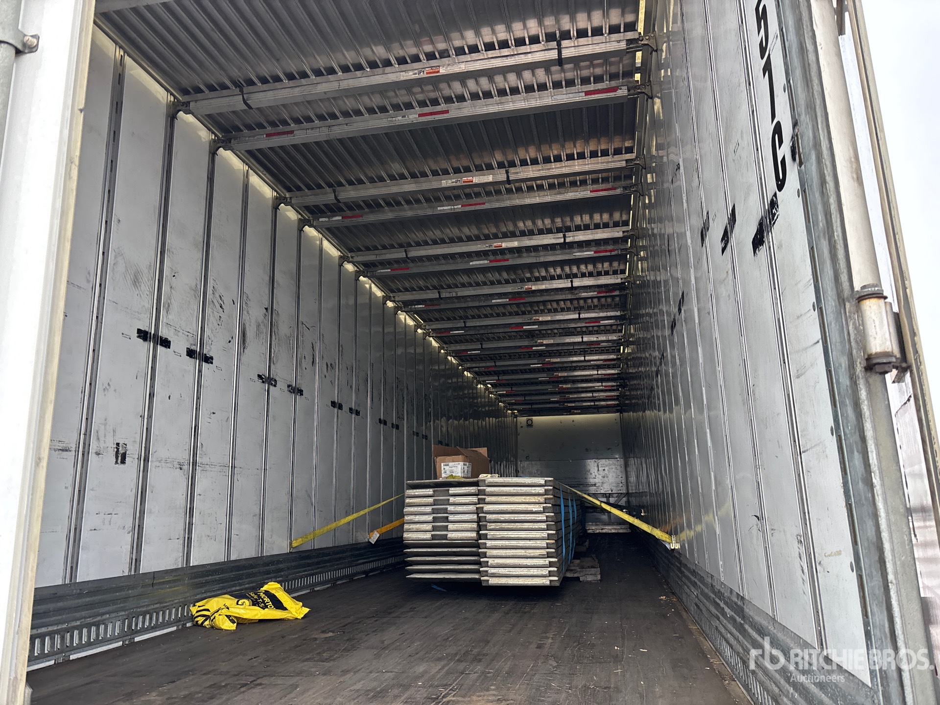 2020 Vanguard 53 ft x 102 in T/A