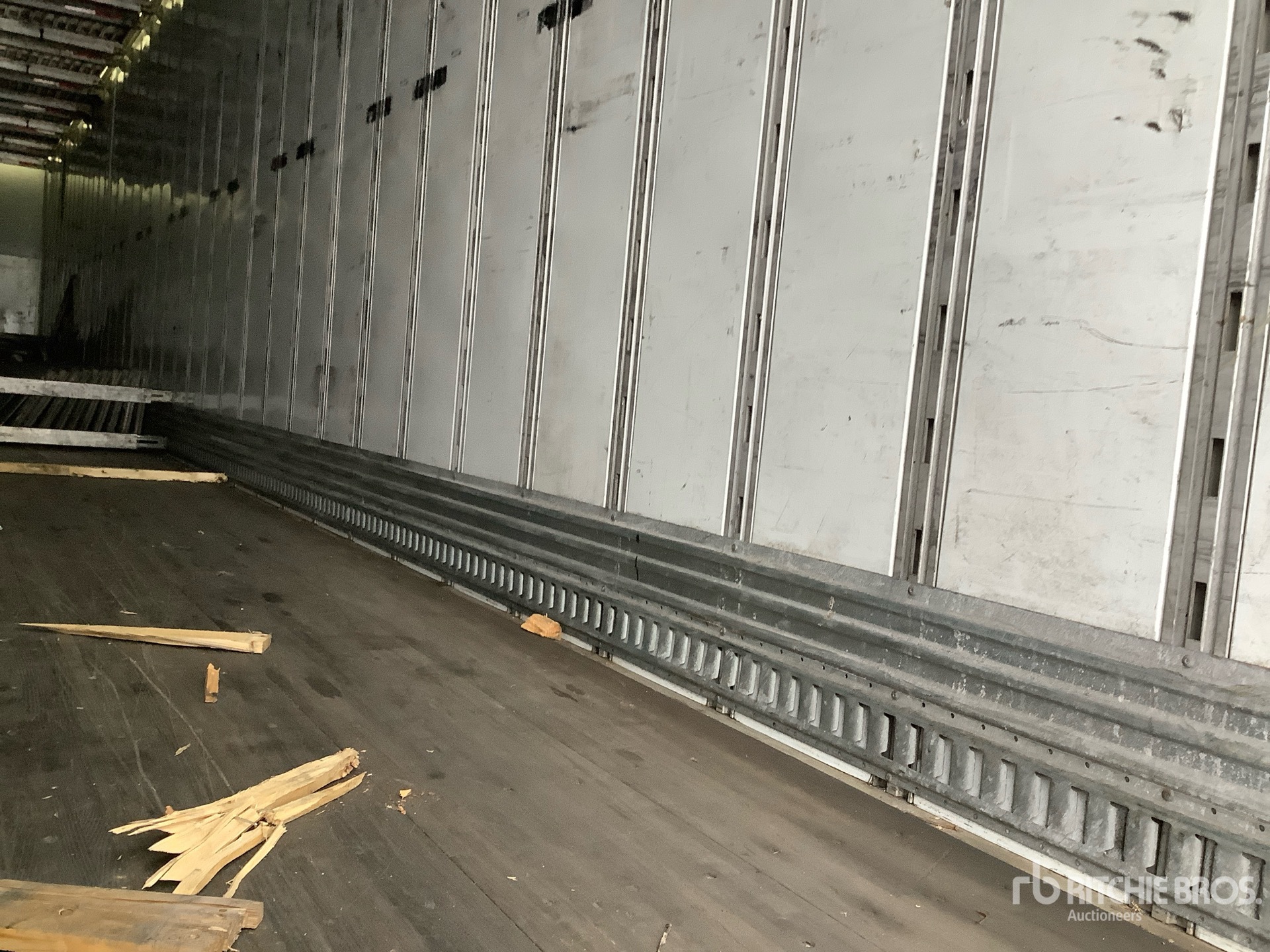 2020 Vanguard 53 ft x 102 in T/A