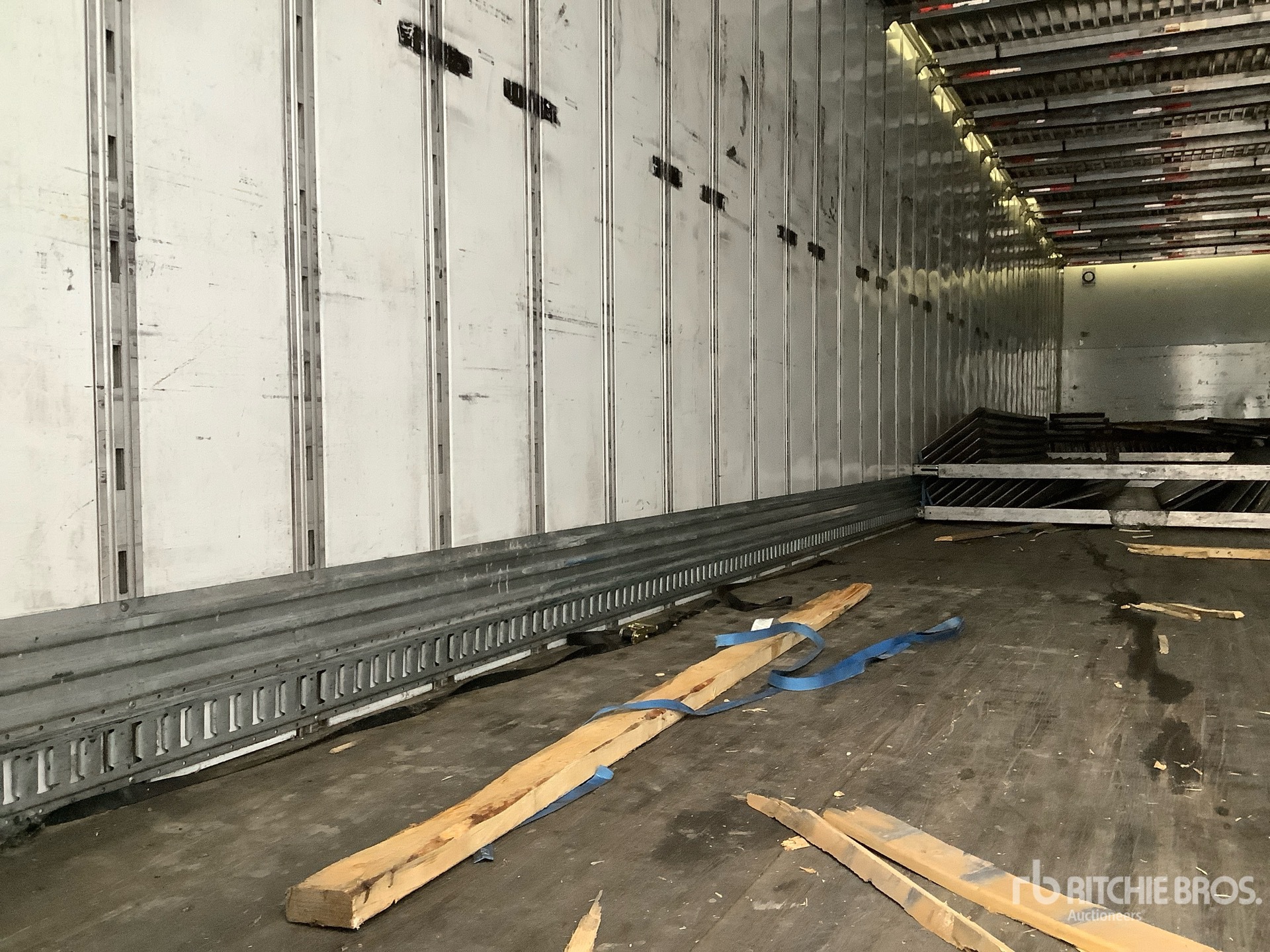 2020 Vanguard 53 ft x 102 in T/A