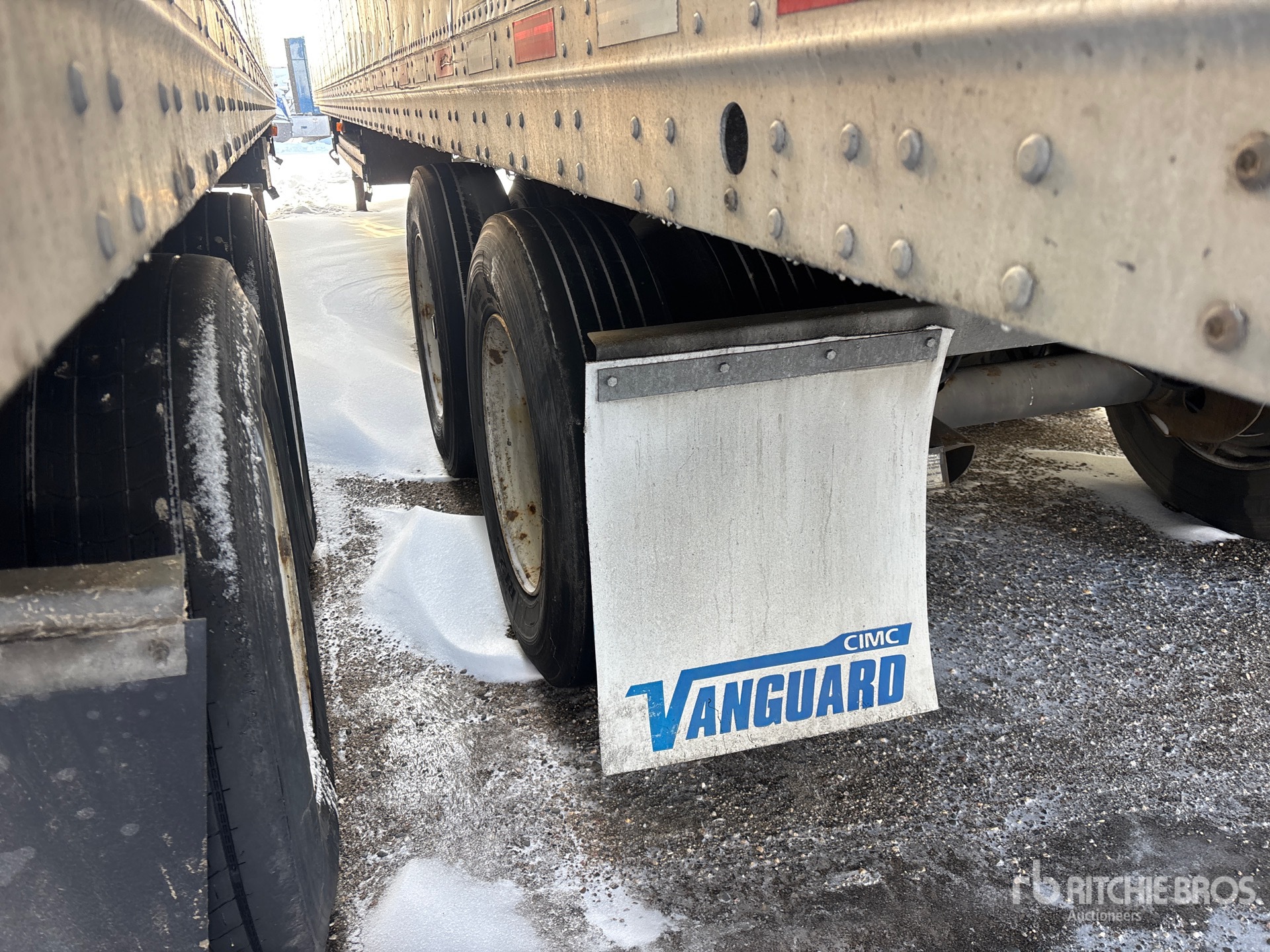 2020 Vanguard 53 ft x 102 in T/A