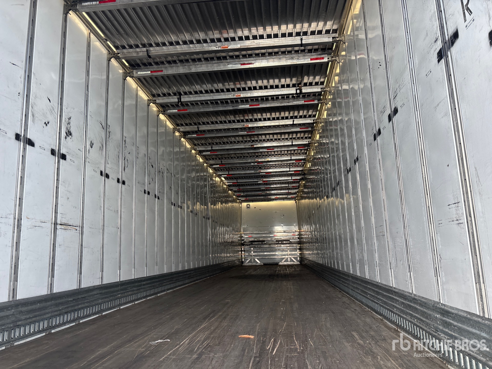 2021 Vanguard 53 ft x 102 in T/A