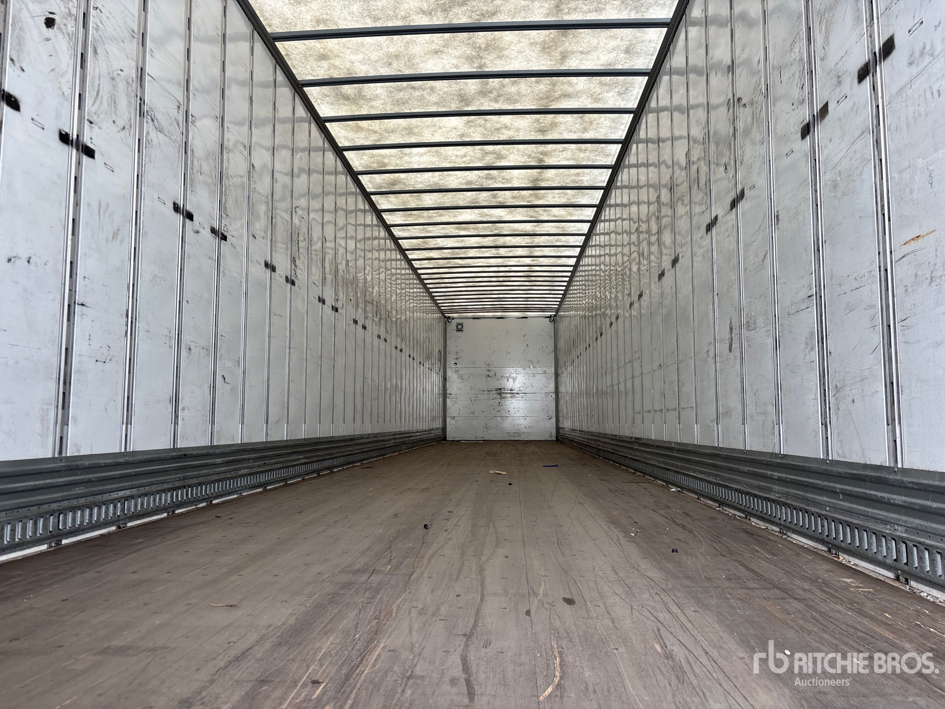 2023 Vanguard 53 ft x 102 in T/A