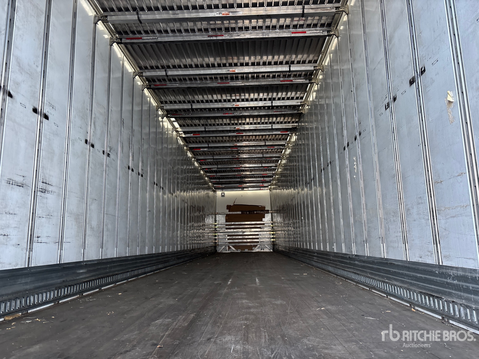 2023 Vanguard 53 ft x 102 in T/A