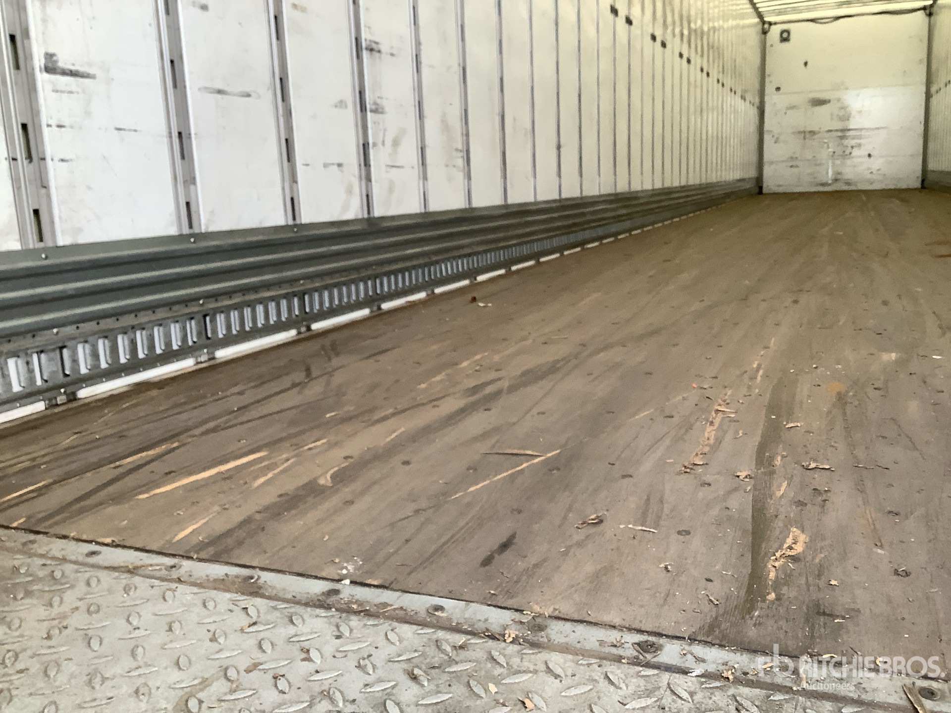 2023 Vanguard 53 ft x 102 in T/A