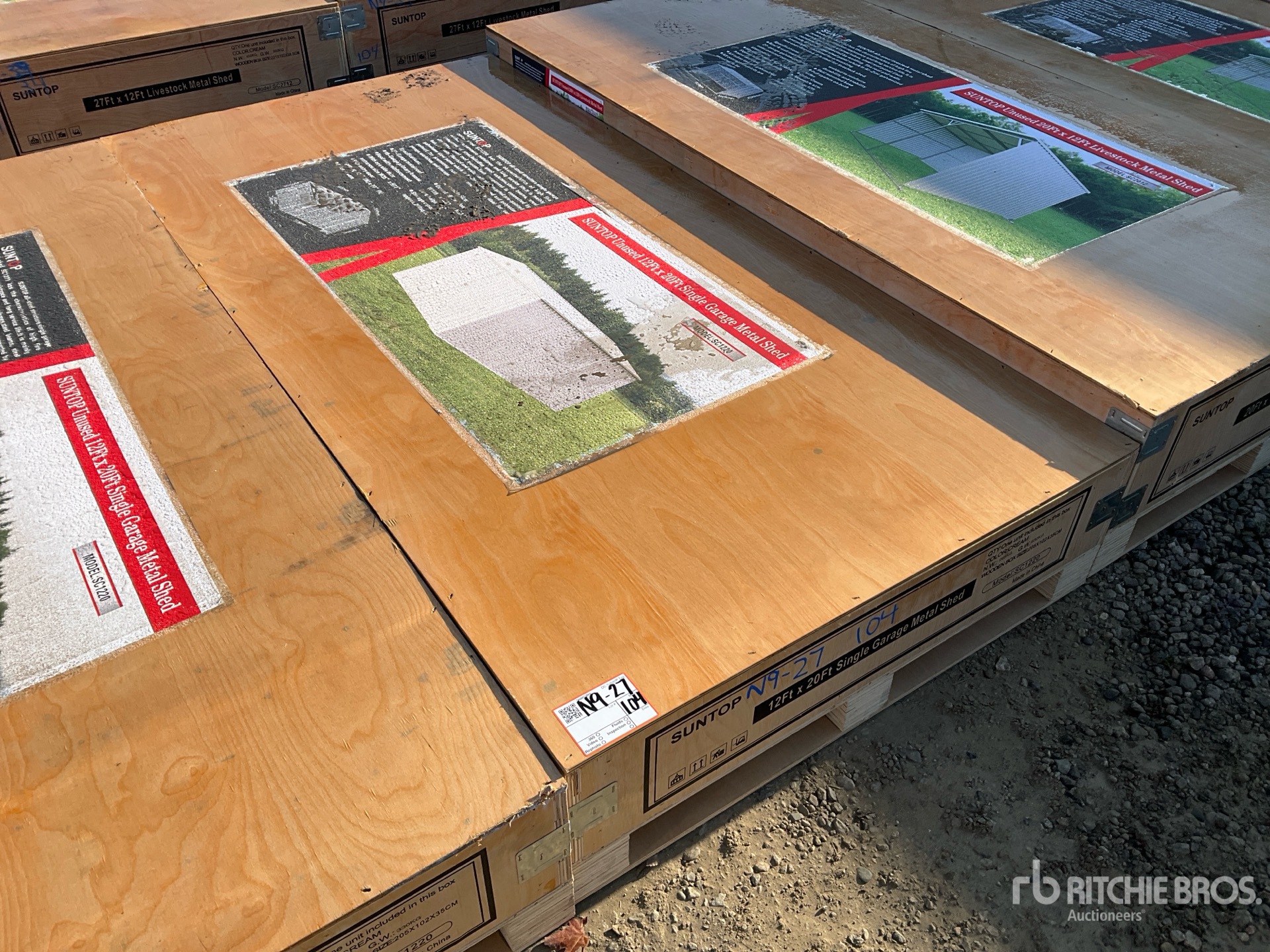 General Appearance with Bild, Ecke vorne links