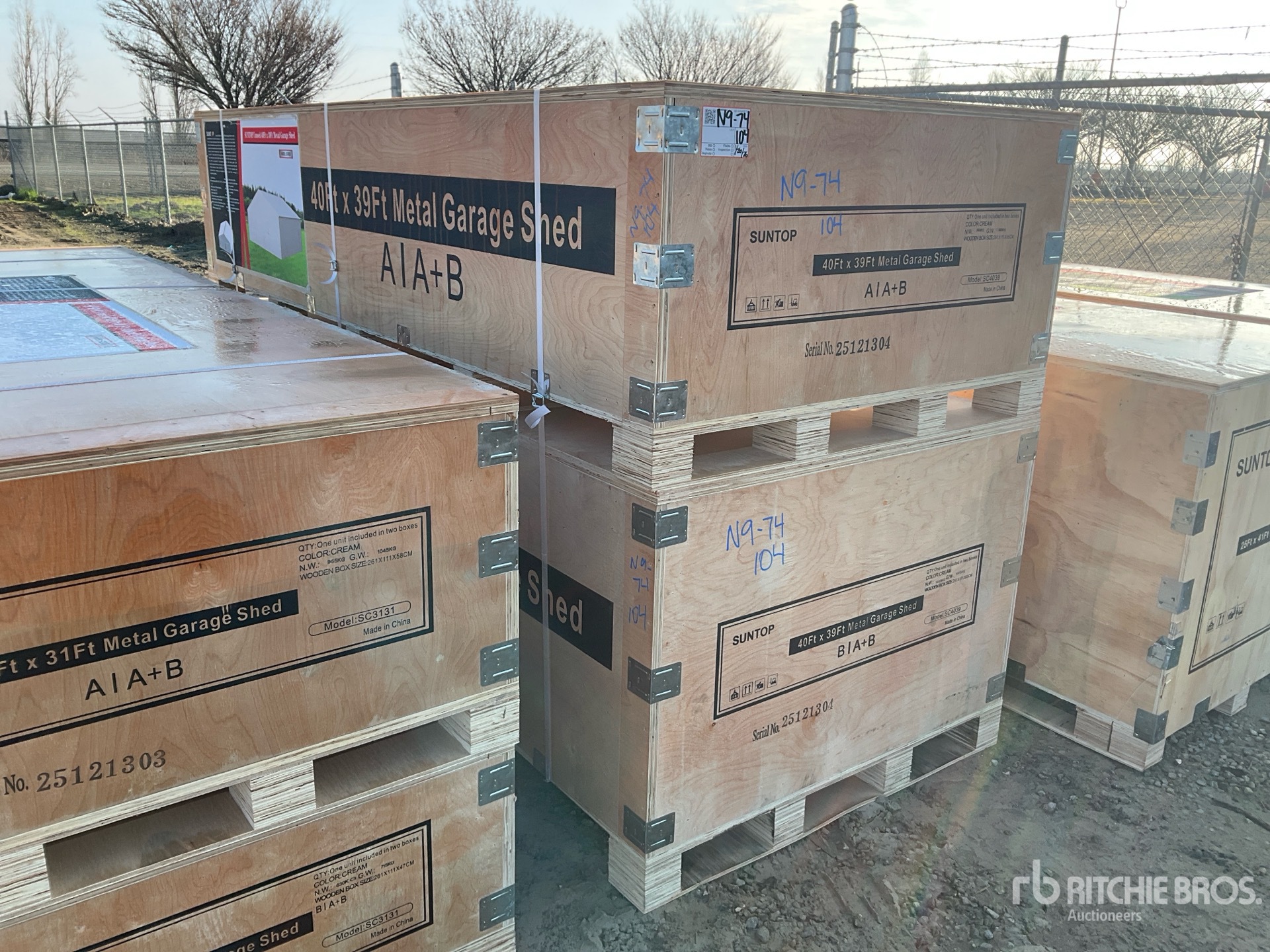 General Appearance with Bild, Ecke vorne links