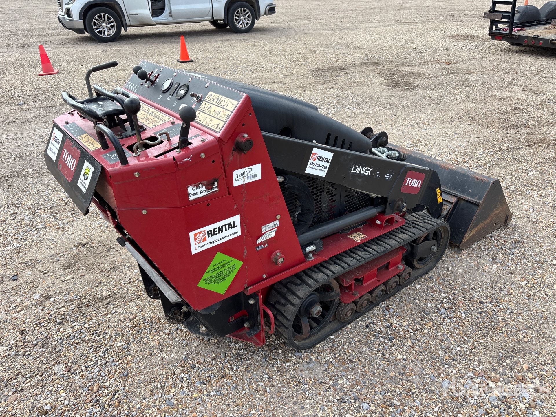 General Appearance with Picture, Right Rear Corner