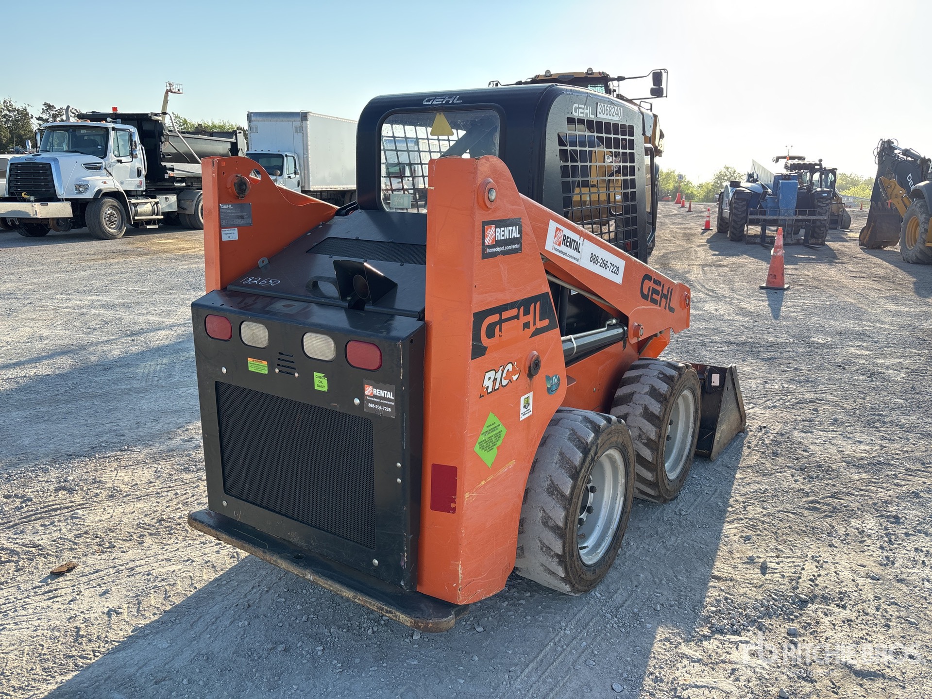 General Appearance with Picture, Right Rear Corner