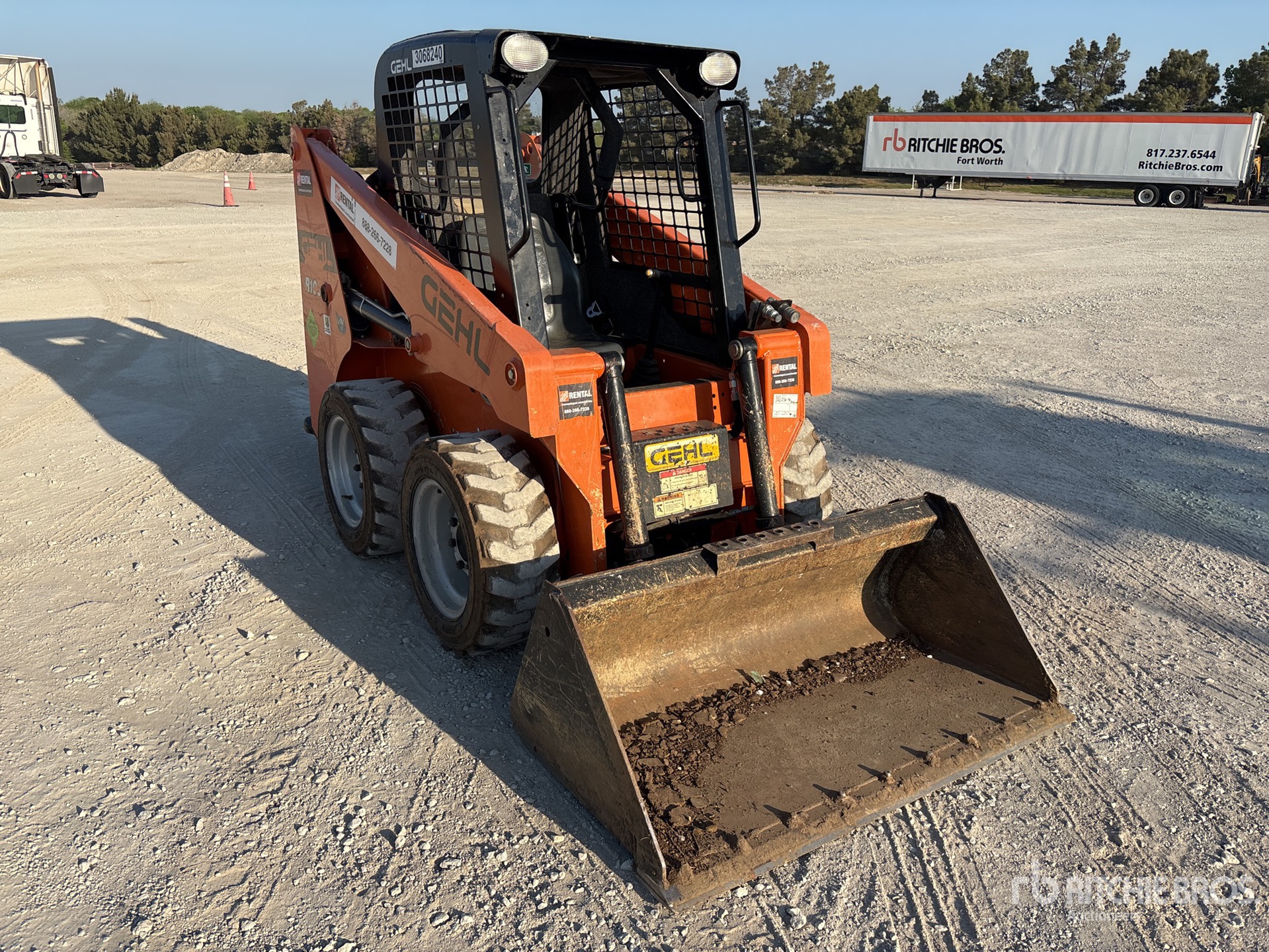 General Appearance with Picture, Right Front Corner