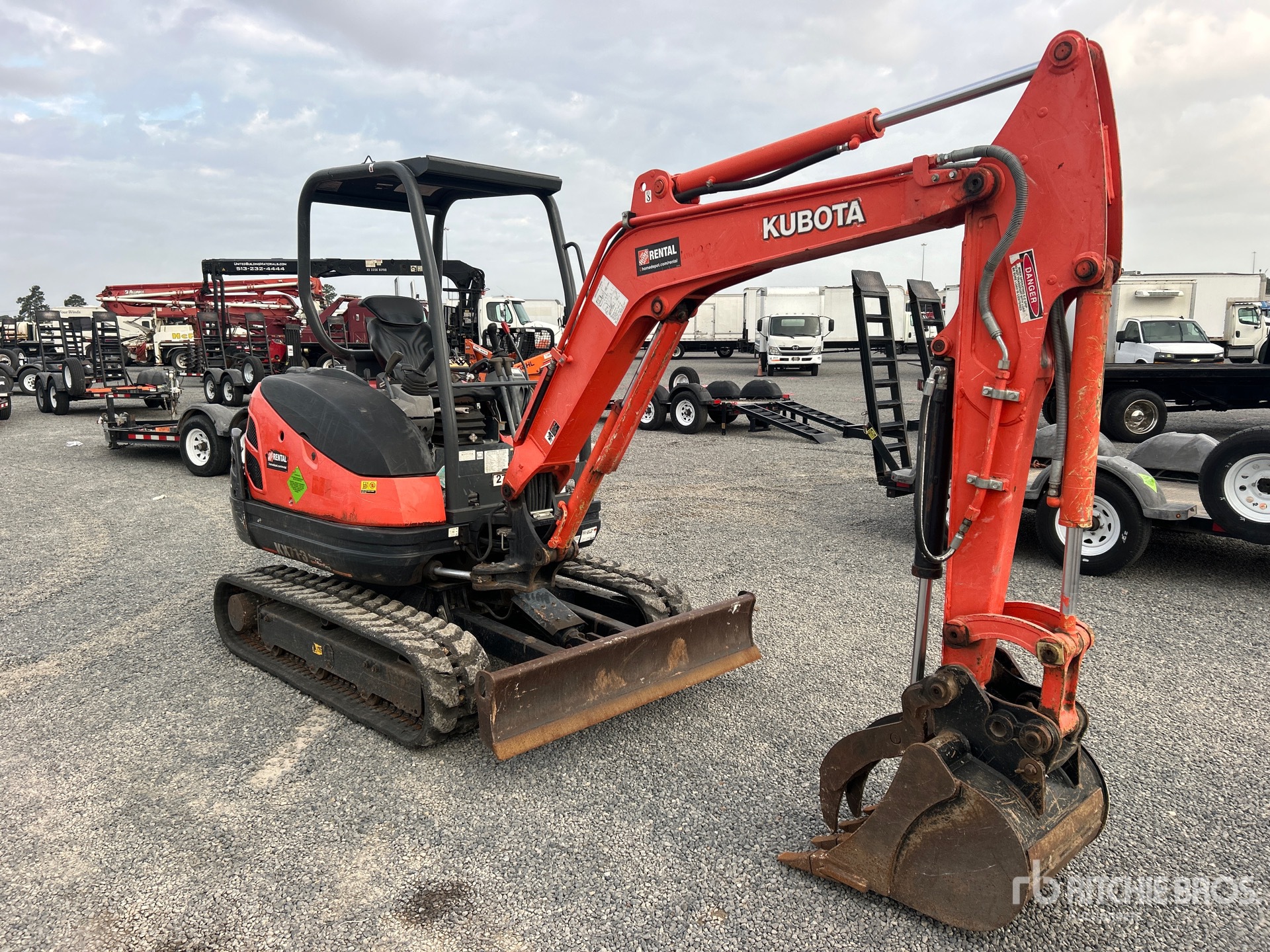 General Appearance with Picture, Right Front Corner