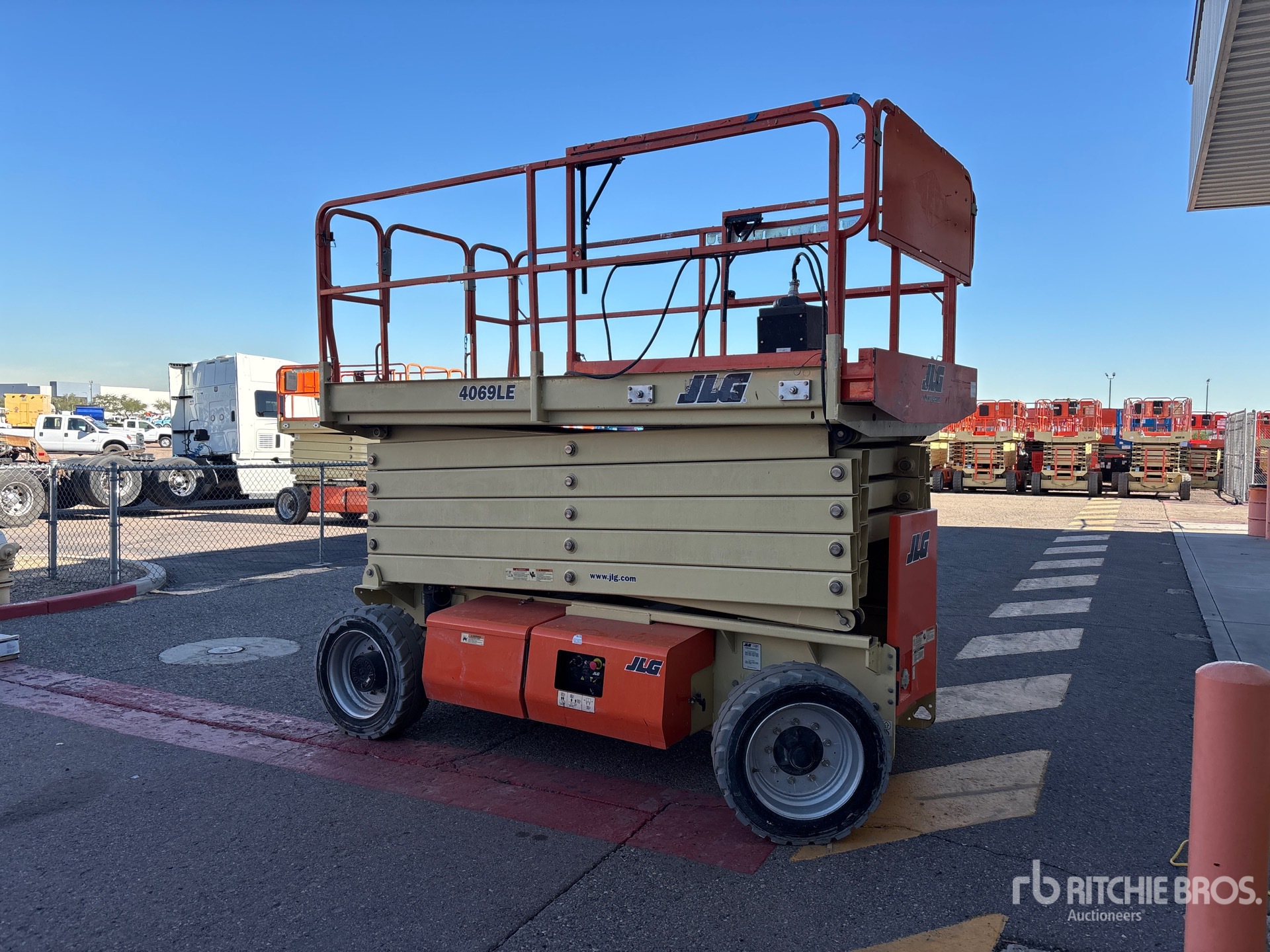 General Appearance with Picture, Right Front Corner