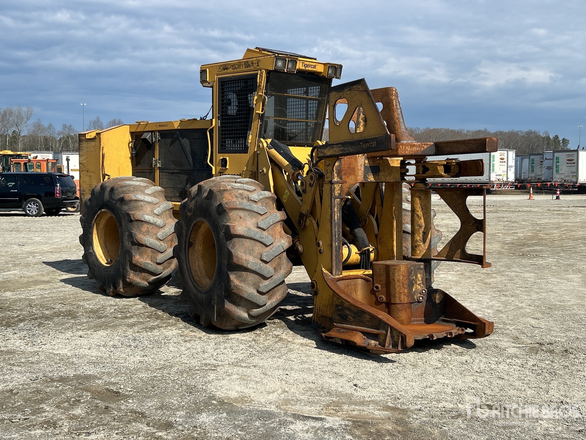 General Appearance with Picture, Right Front Corner