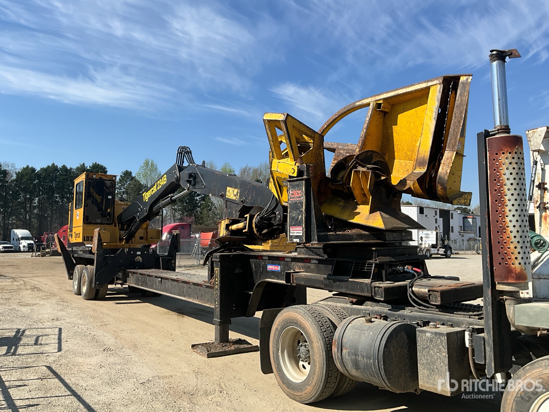 General Appearance with Bild, Ecke vorne rechts