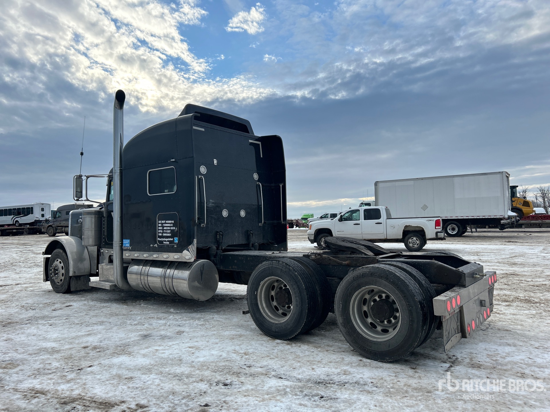 General Appearance with Foto, angolo posteriore sinistro