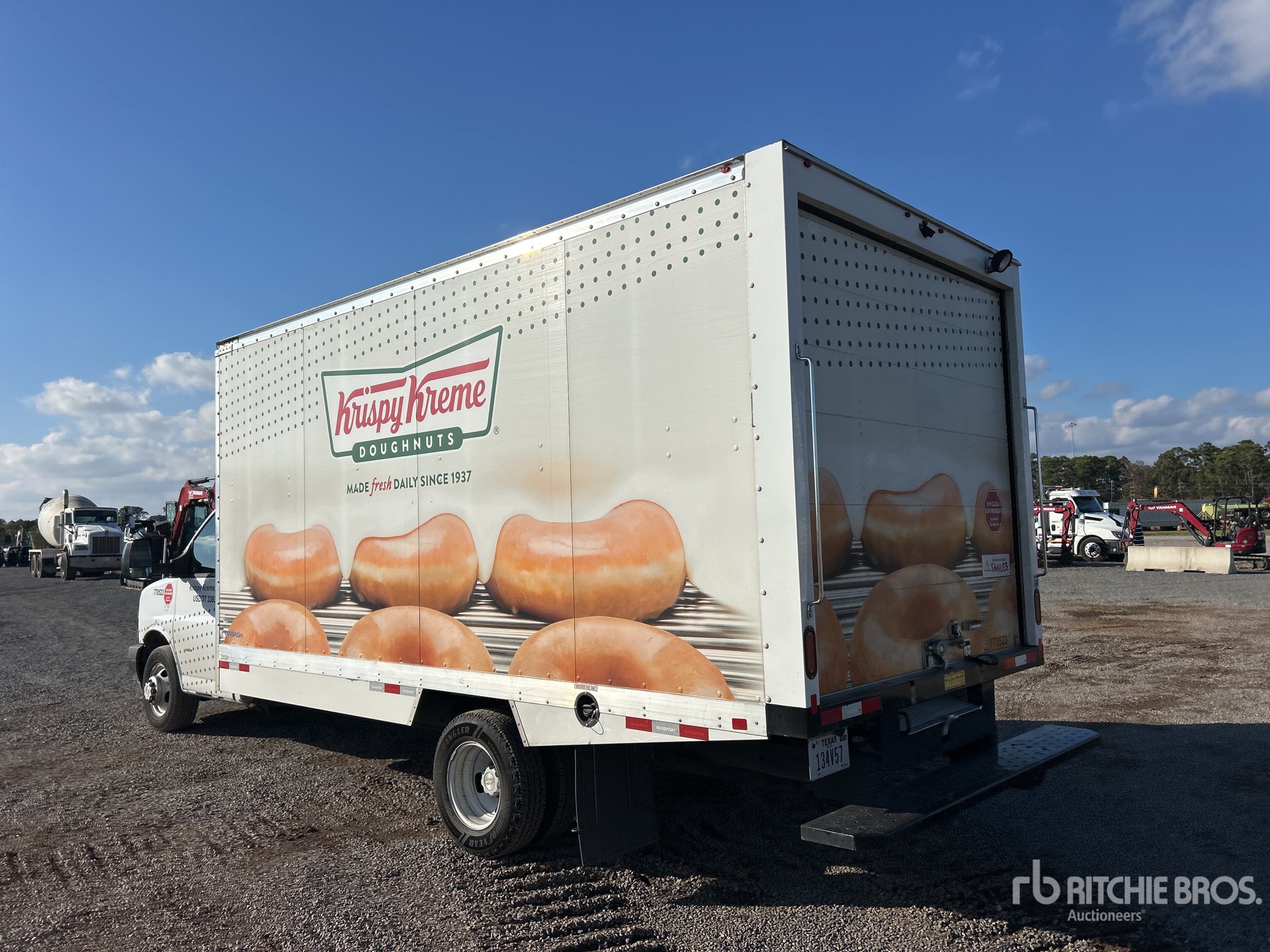 General Appearance with Foto, angolo posteriore sinistro