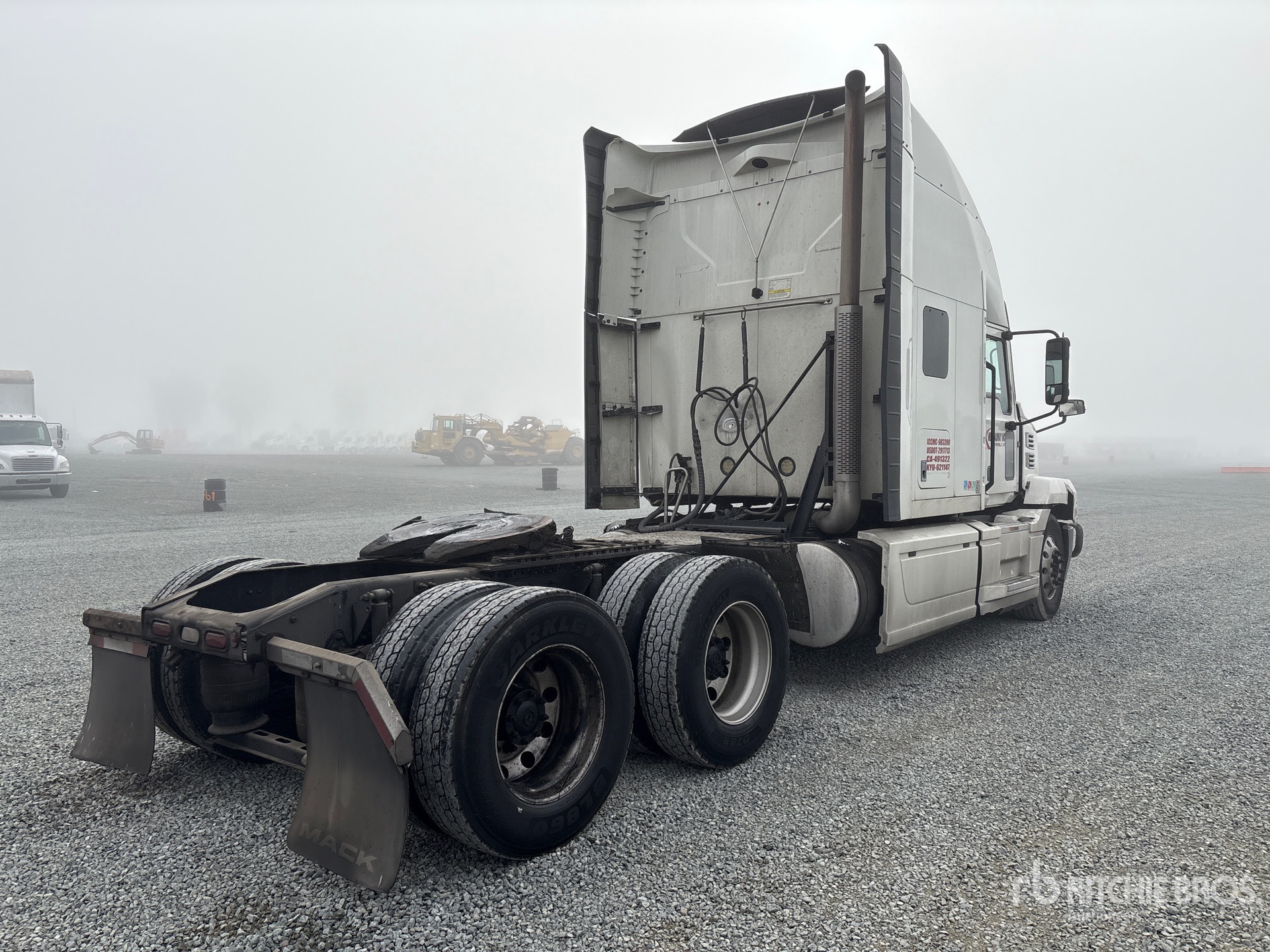 General Appearance with Foto, angolo anteriore sinistro