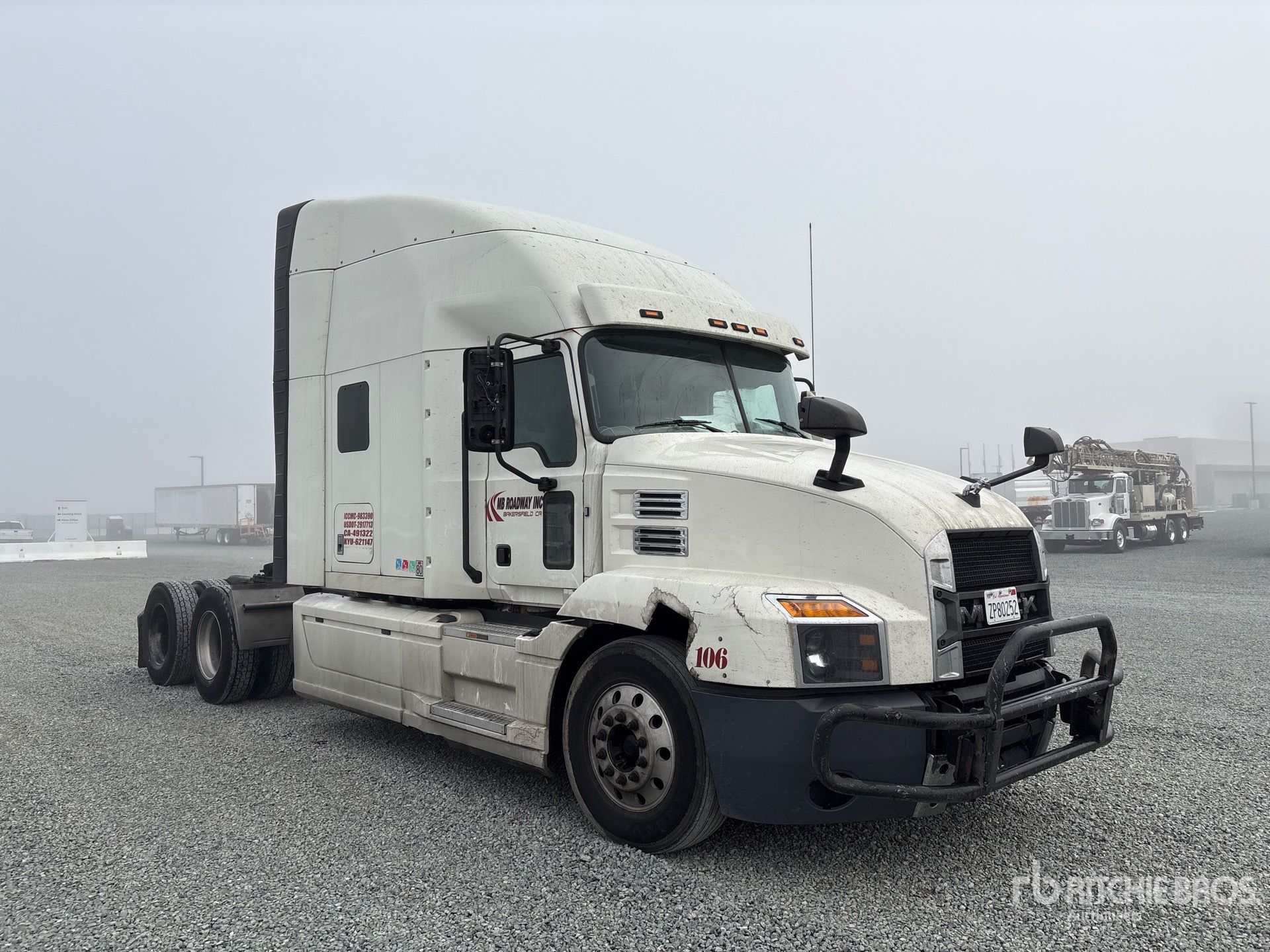 General Appearance with Foto, angolo anteriore destro