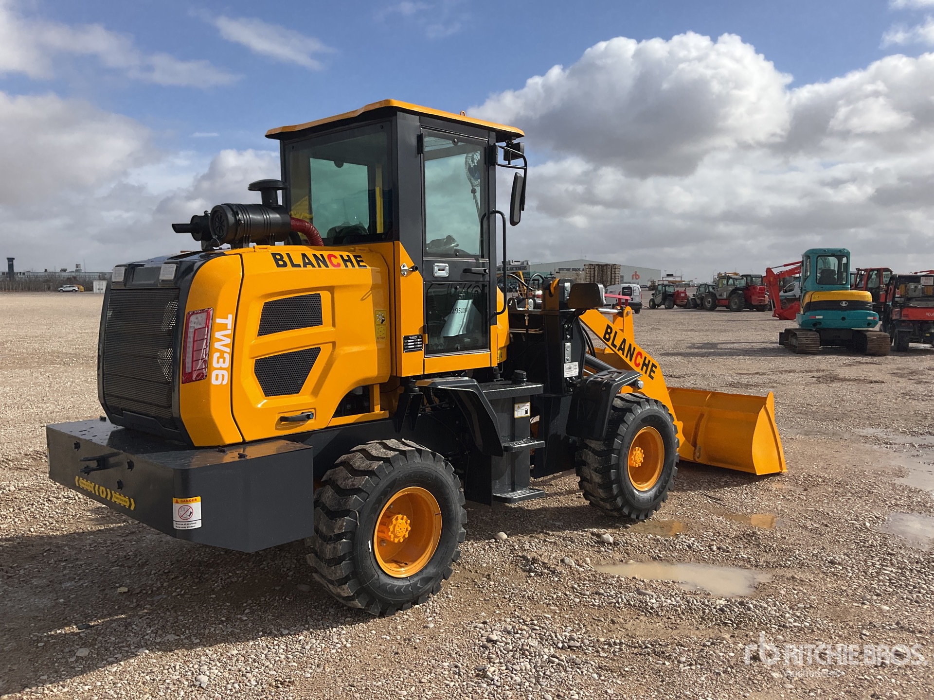 General Appearance with Picture, Right Rear Corner