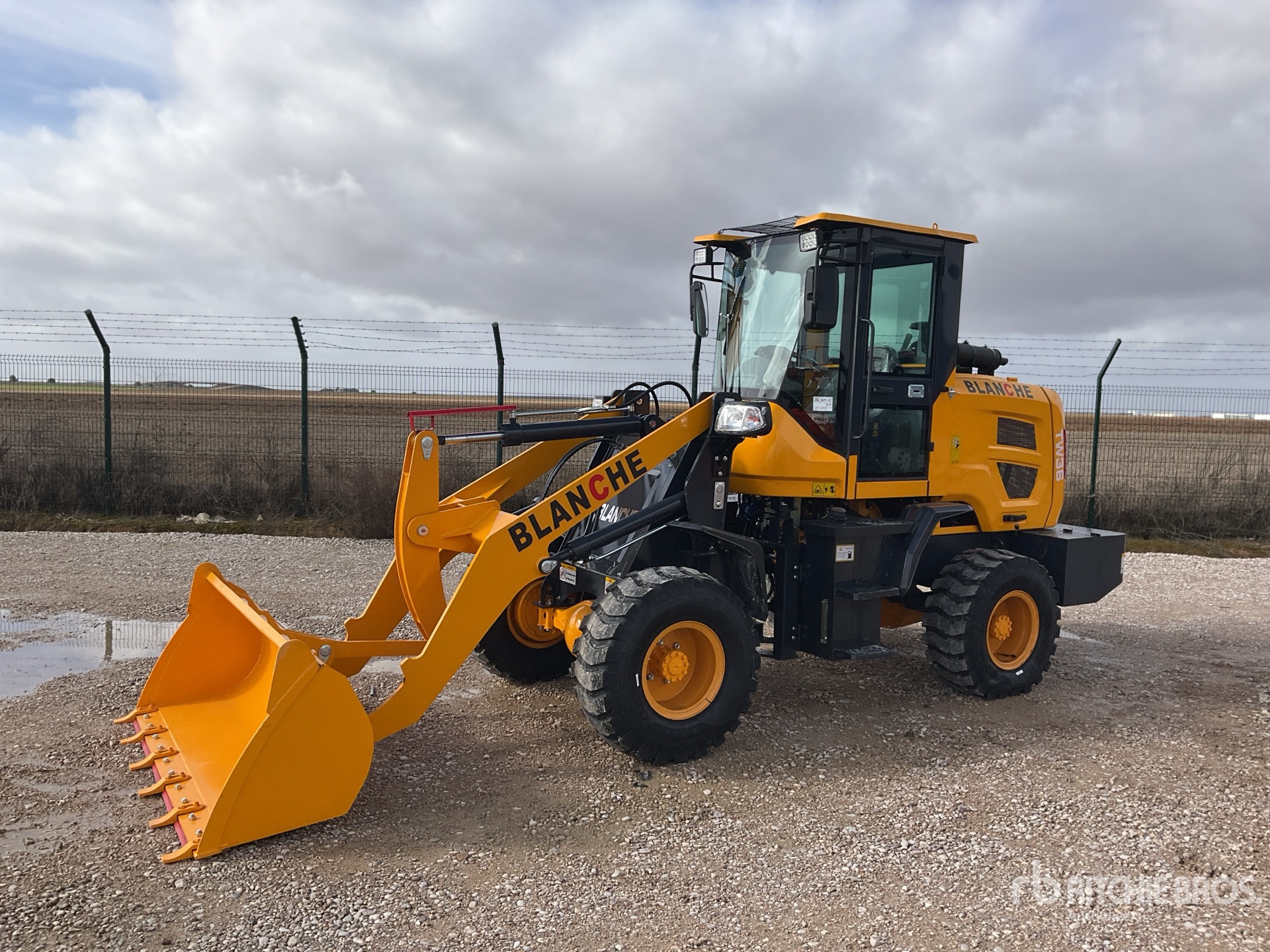 General Appearance with Picture, Left Front Corner