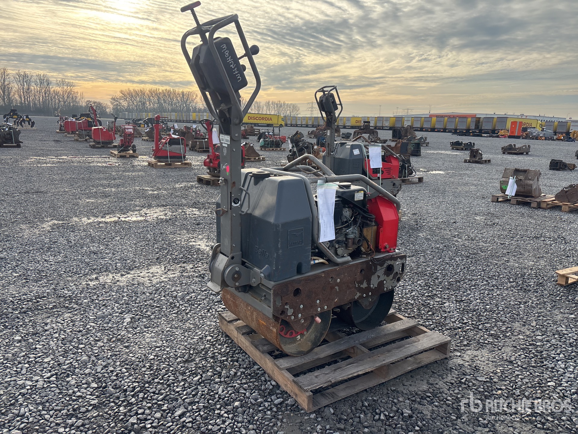 General Appearance with Image, coin arrière droit