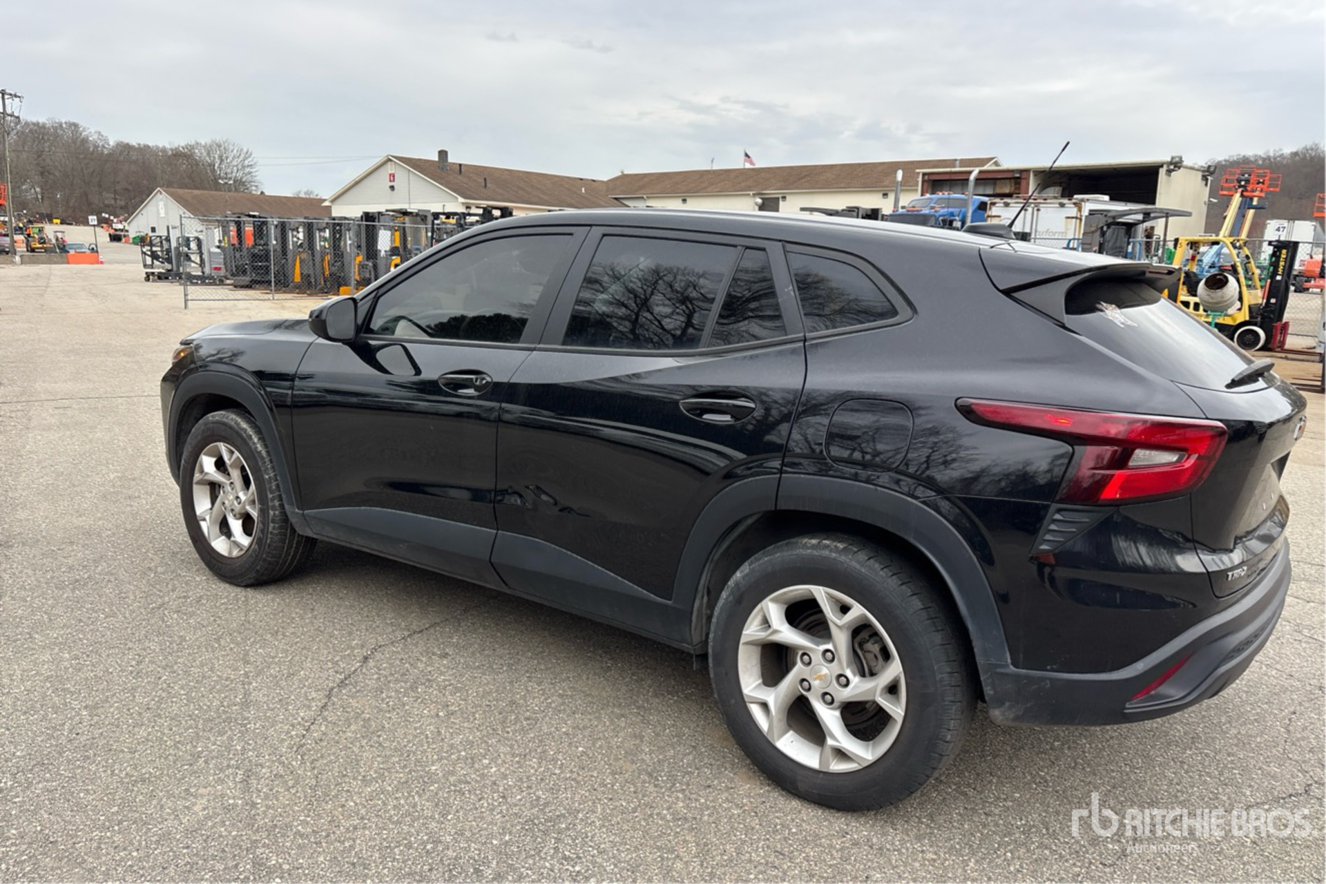 General Appearance with Foto, angolo posteriore sinistro