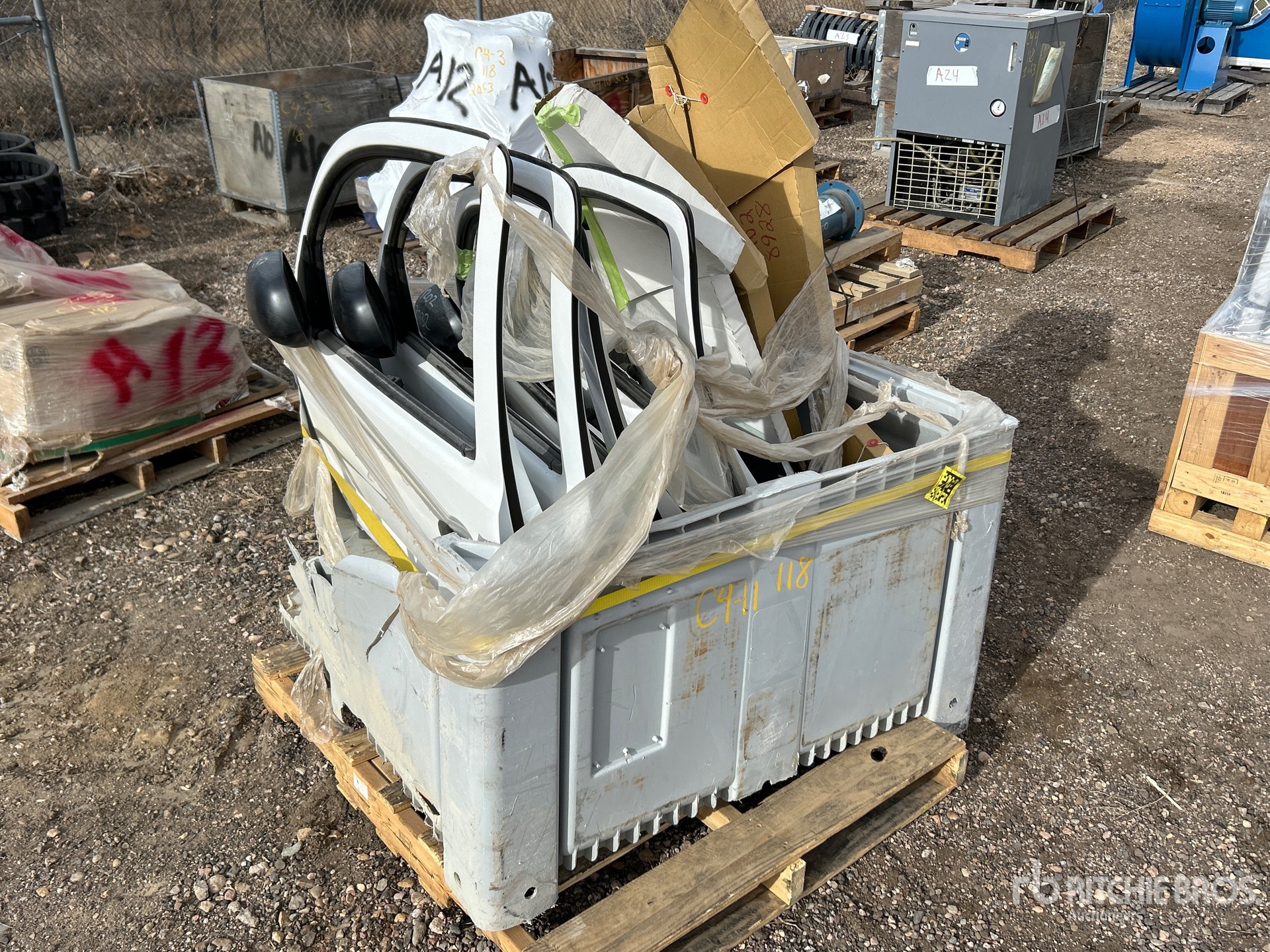 General Appearance with Picture, Right Front Corner