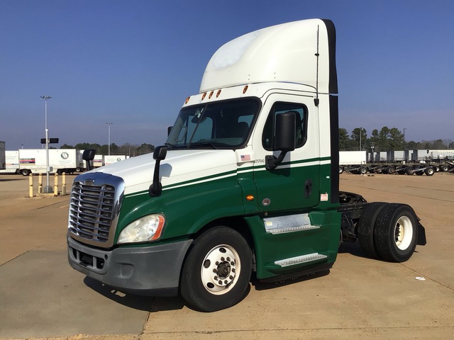 2017 Freightliner Cascadia 125 4x2 S/A Day Cab Truck Tractor