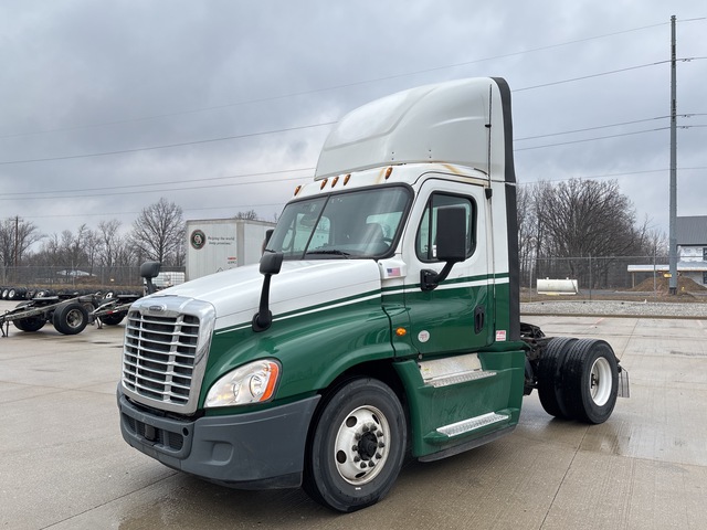 2018 Freightliner Cascadia 125 4x2 S/A Day Cab Truck Tractor