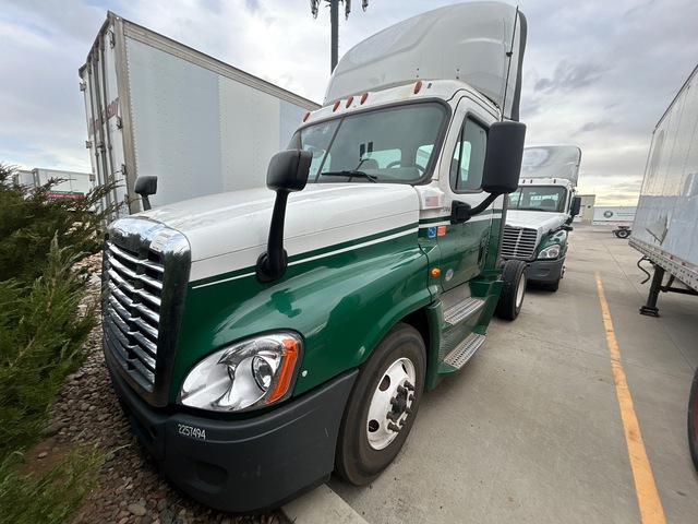 2017 Freightliner Cascadia 125 S/A Day Cab Truck Tractor 2017 Freightliner Cascadia 125 S/A Day Cab Truck Tractor