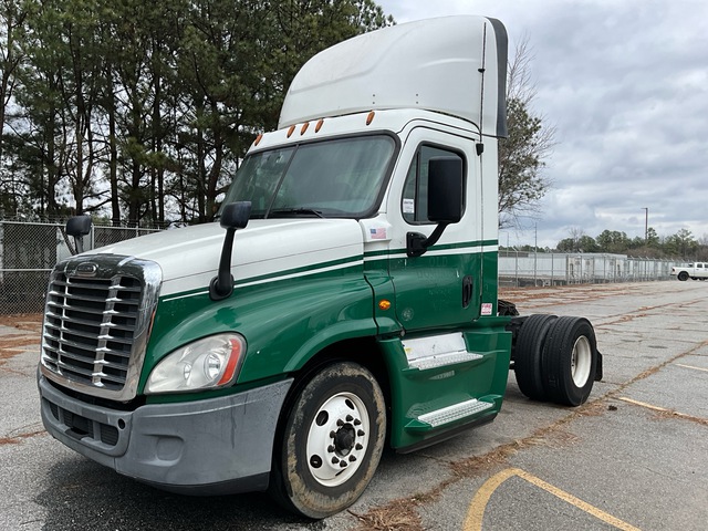 2017 Freightliner Cascadia 125 4x2 S/A Day Cab Truck Tractor