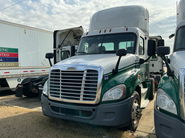 2017 Freightliner Cascadia 125 4x2 S/A Day Cab Truck Tractor (Inoperable)