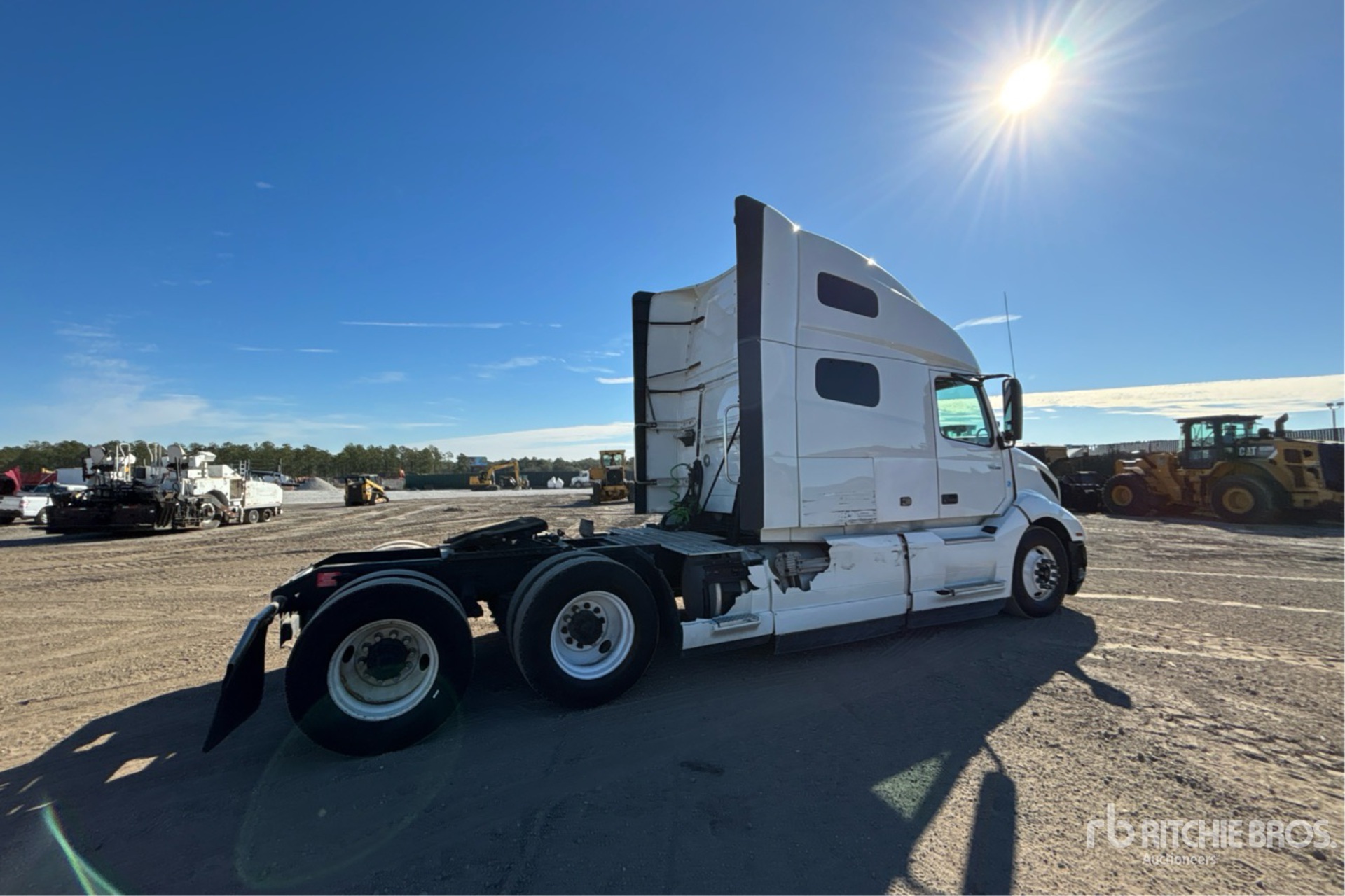 Aspect général with Image, coin arrière droit