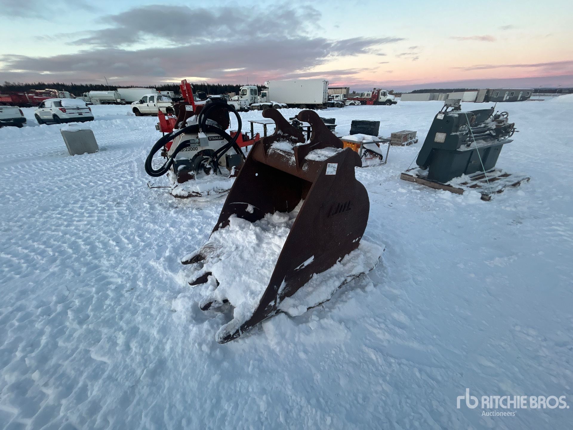 General Appearance with Picture, Left Front Corner