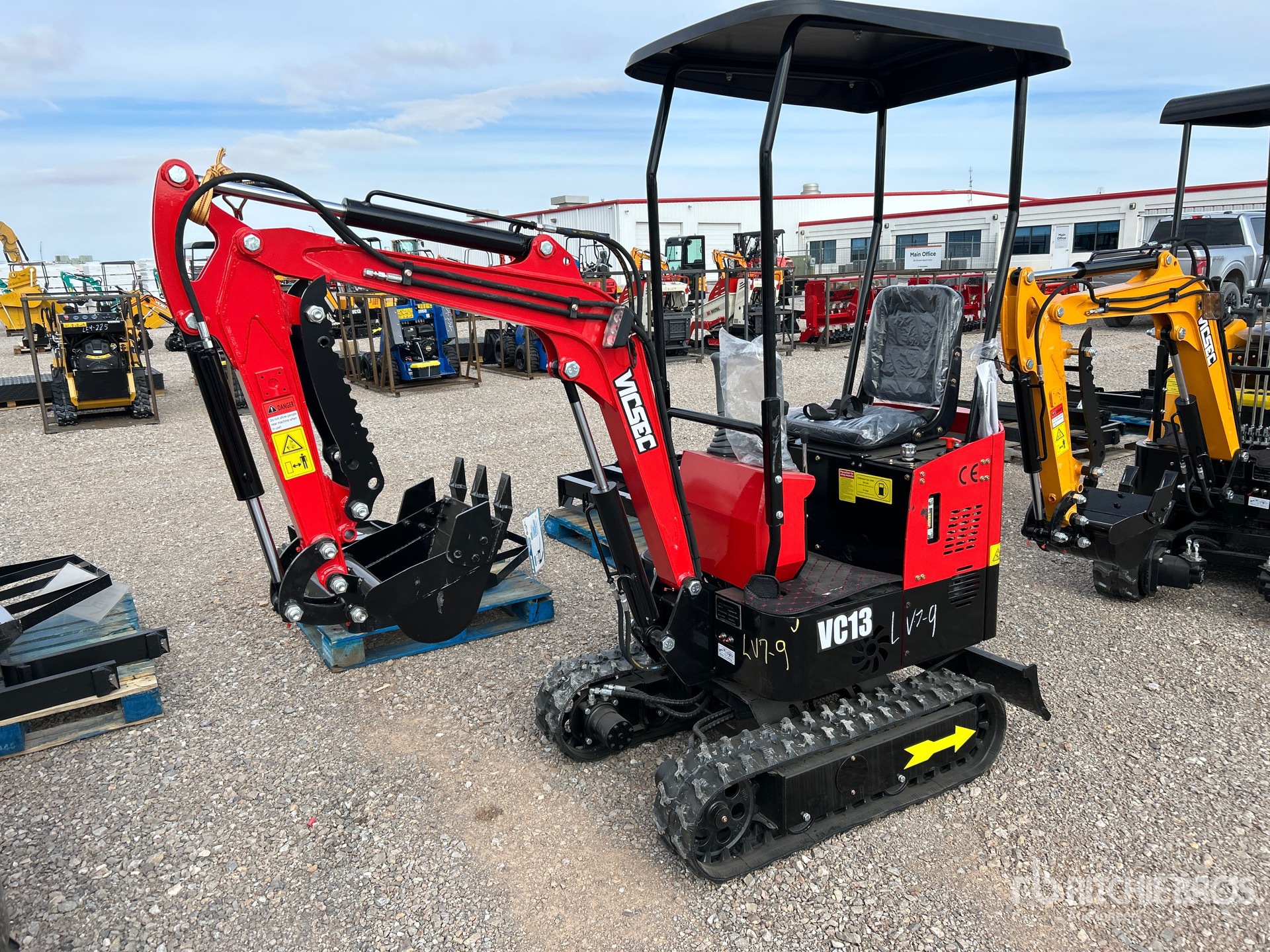 General Appearance with Picture, Left Front Corner